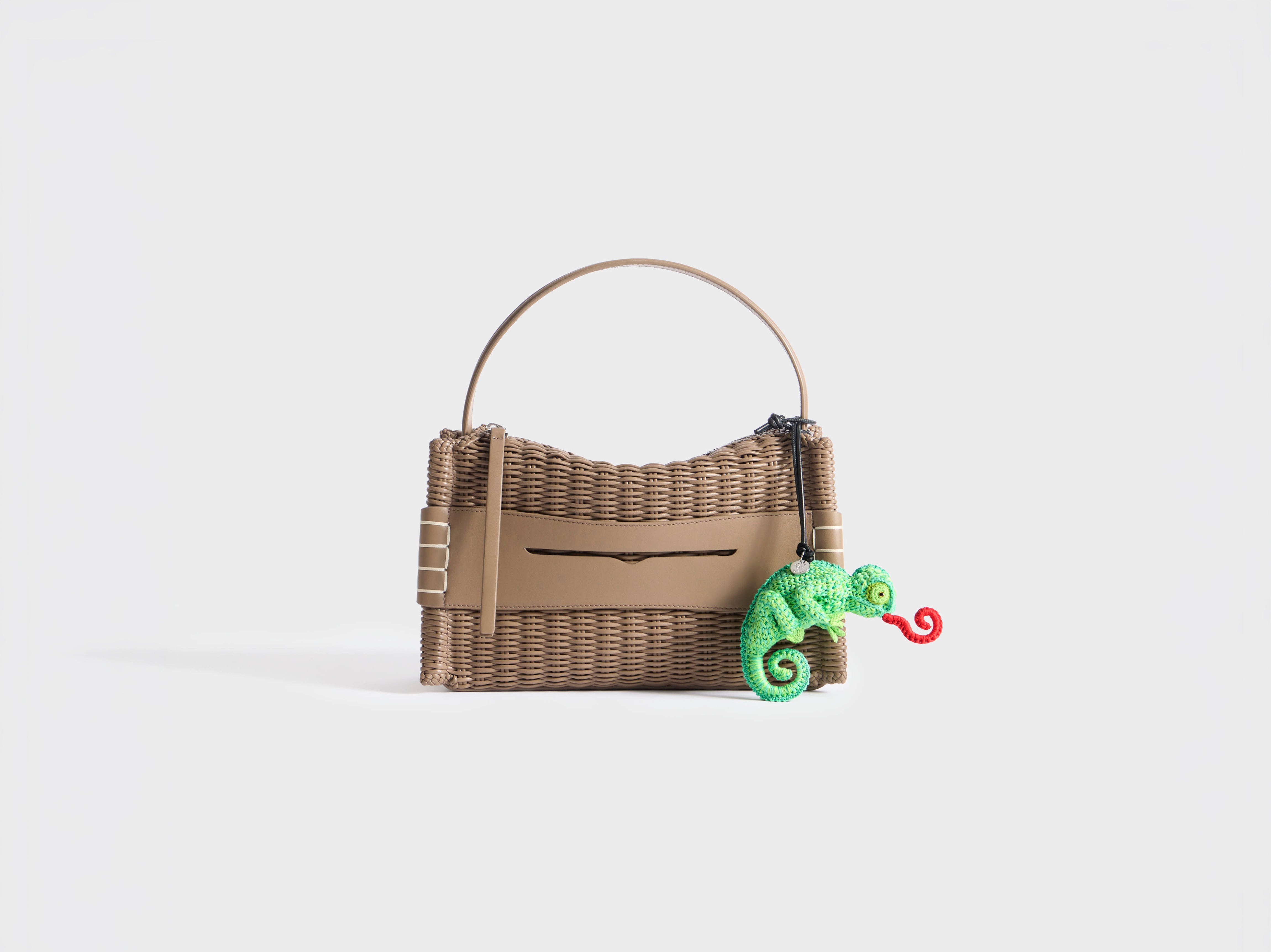 HAND-CROCHETED CHAMELEON CHARM in GREEN AC0460FA0531500O/S | JW