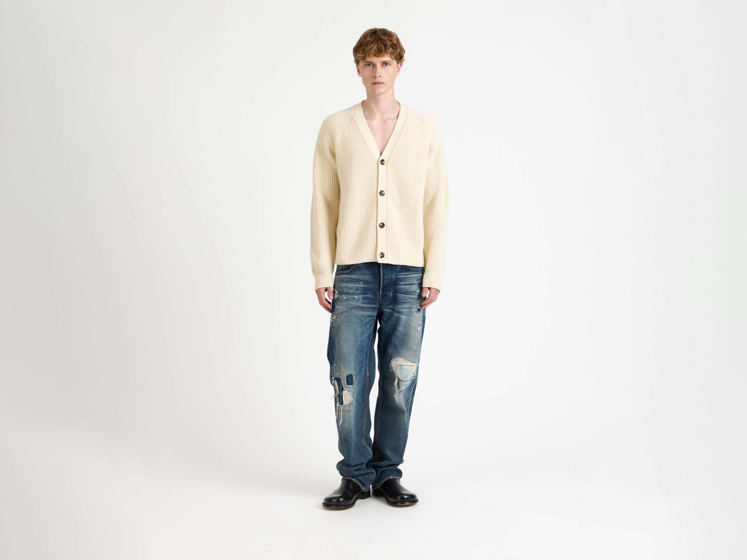 v neck cardigan ivory Model Front 1