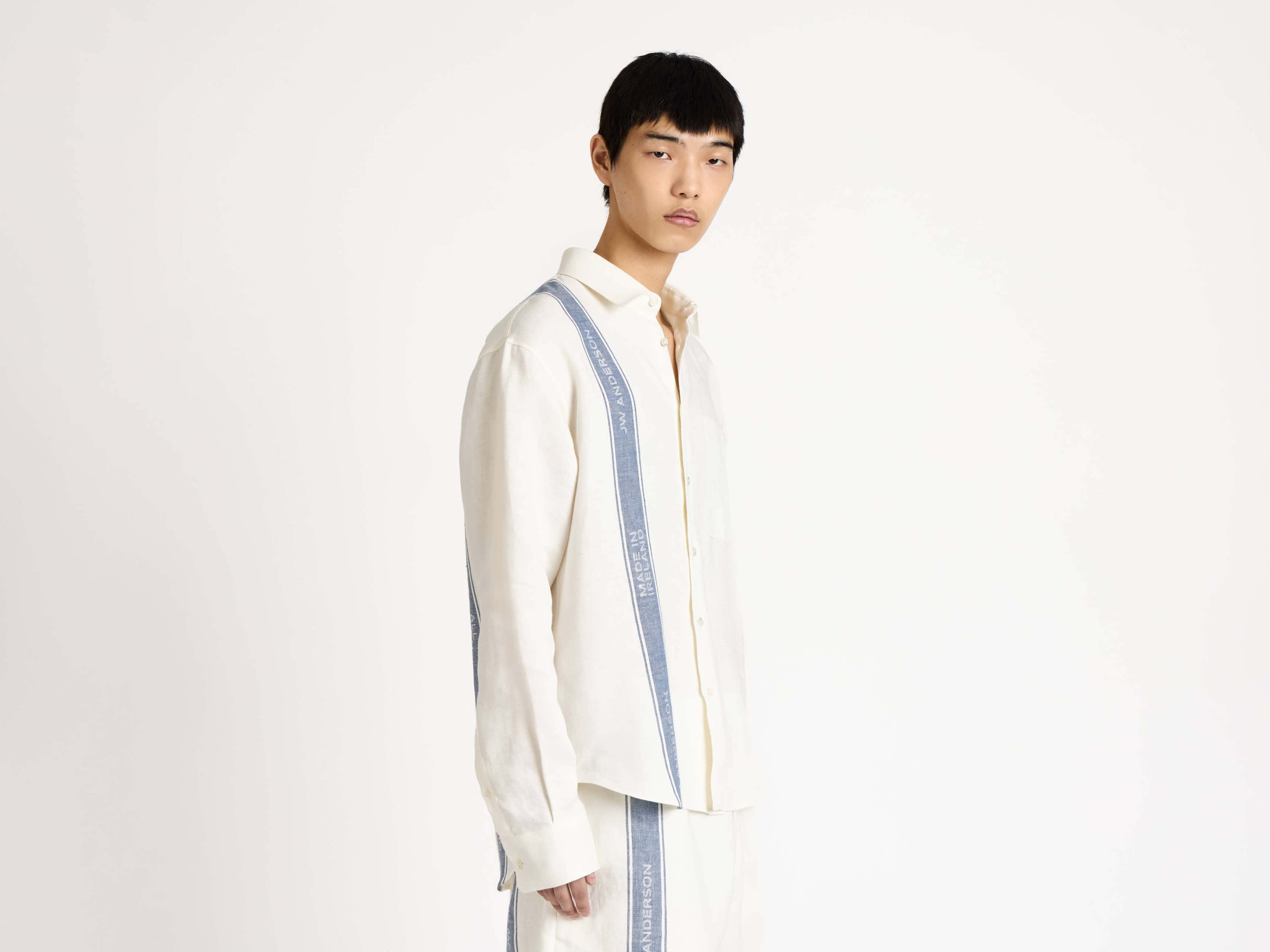 jw anderson シャツ MENS SHIRT IN OFF WHITE & BLUE in OFF WHITE/BLUE SH0385PG189861446