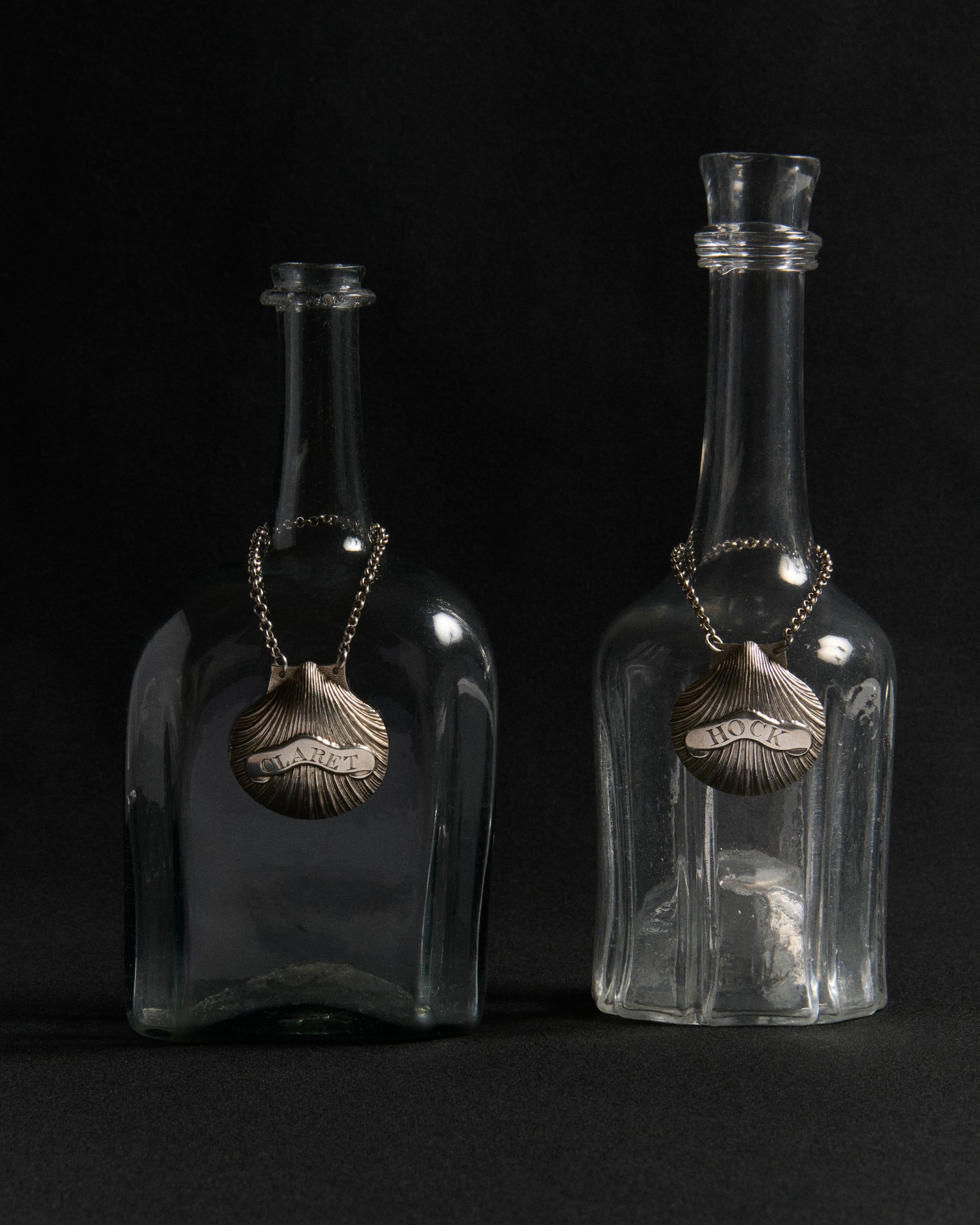 GEORGE III SILVER SHELL WINE LABEL [CLARET] IN SILVER