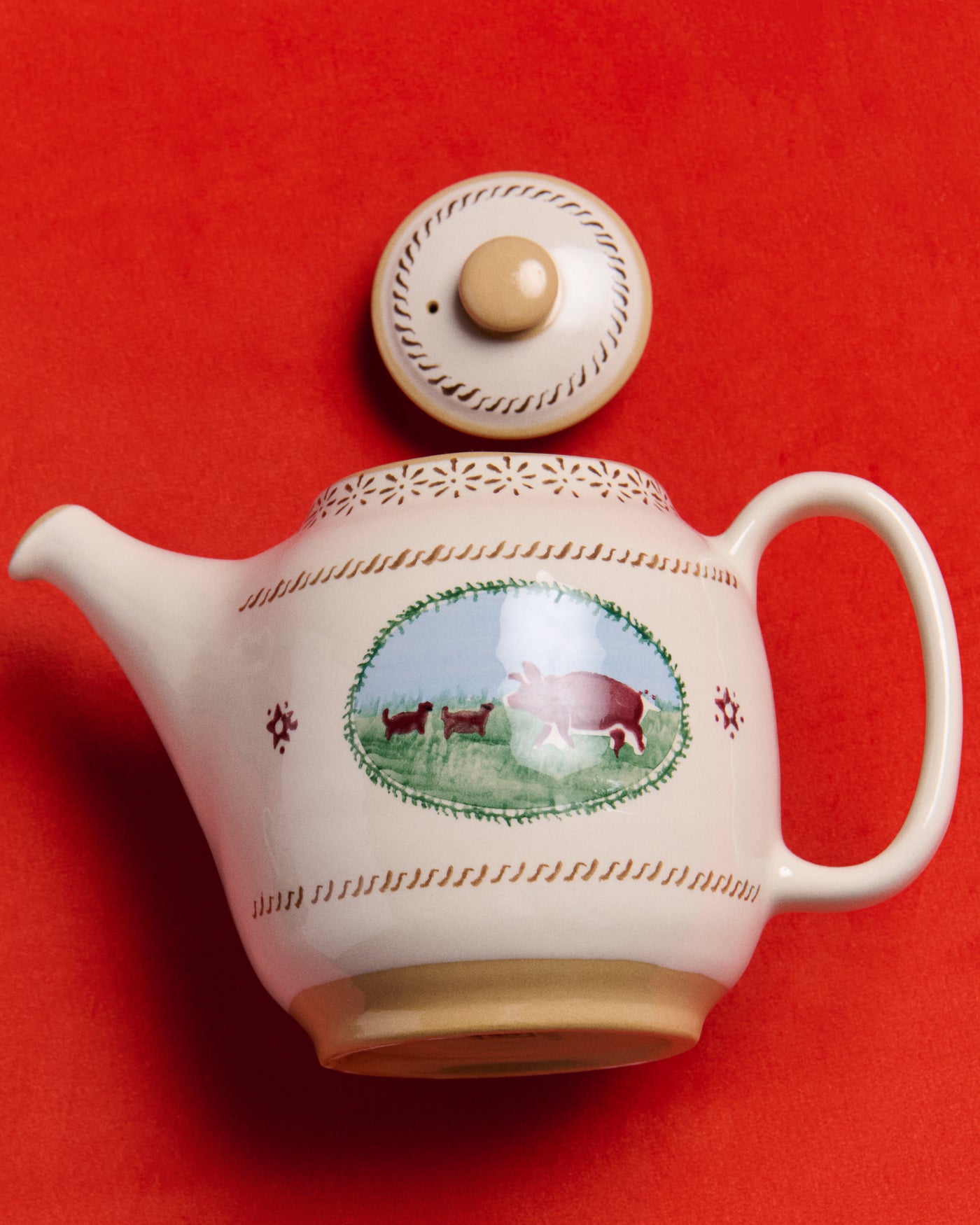 NICHOLAS MOSSE WHITE PIG TEA POT IN WHITE & MULTI