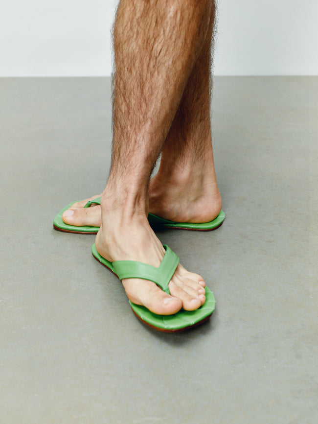 MENS LEATHER LEAF SLIDES IN LIME