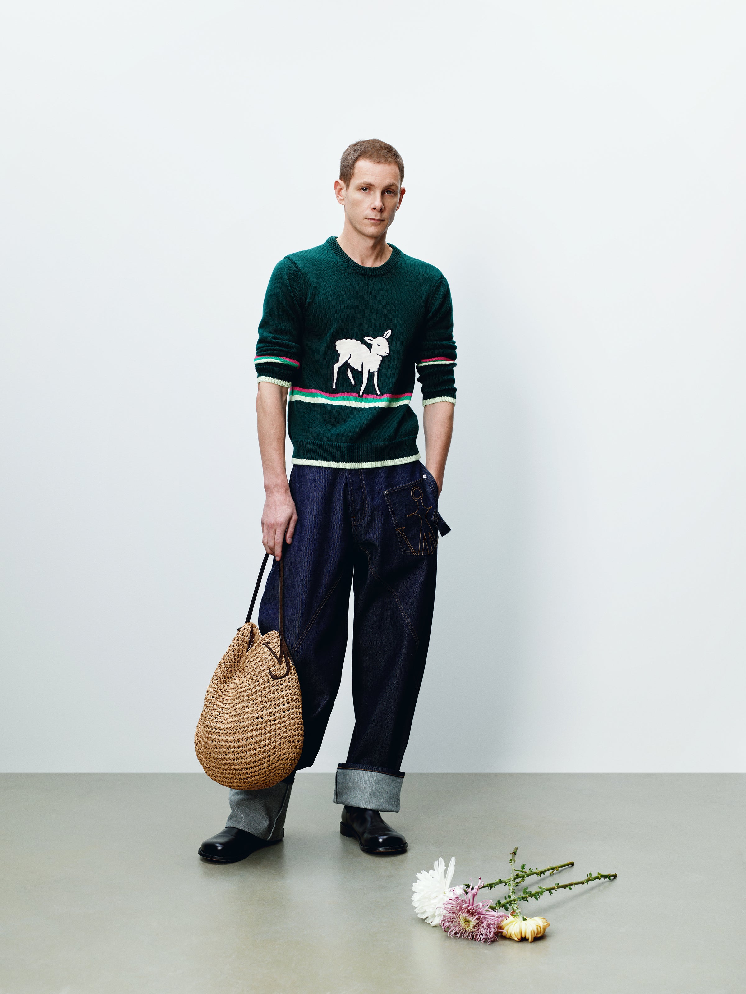 MENS SHEEP JUMPER IN DARK GREEN