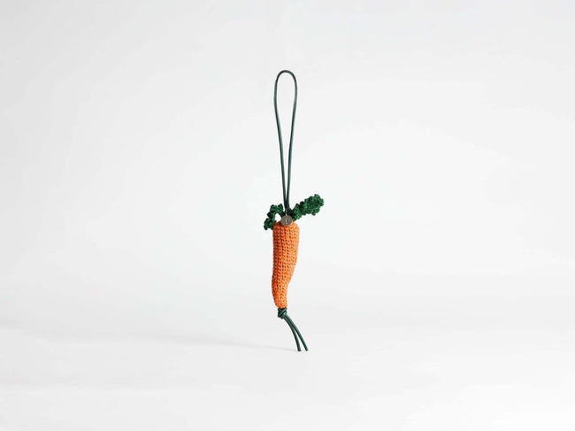 carrot charm orange Product Front 1