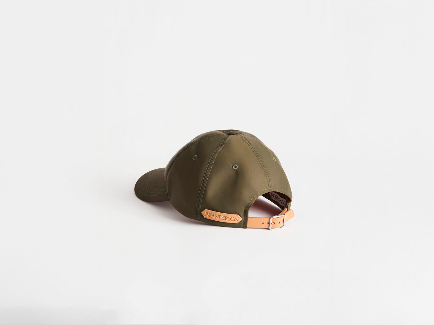 BASEBALL CAP IN MILITARY GREEN