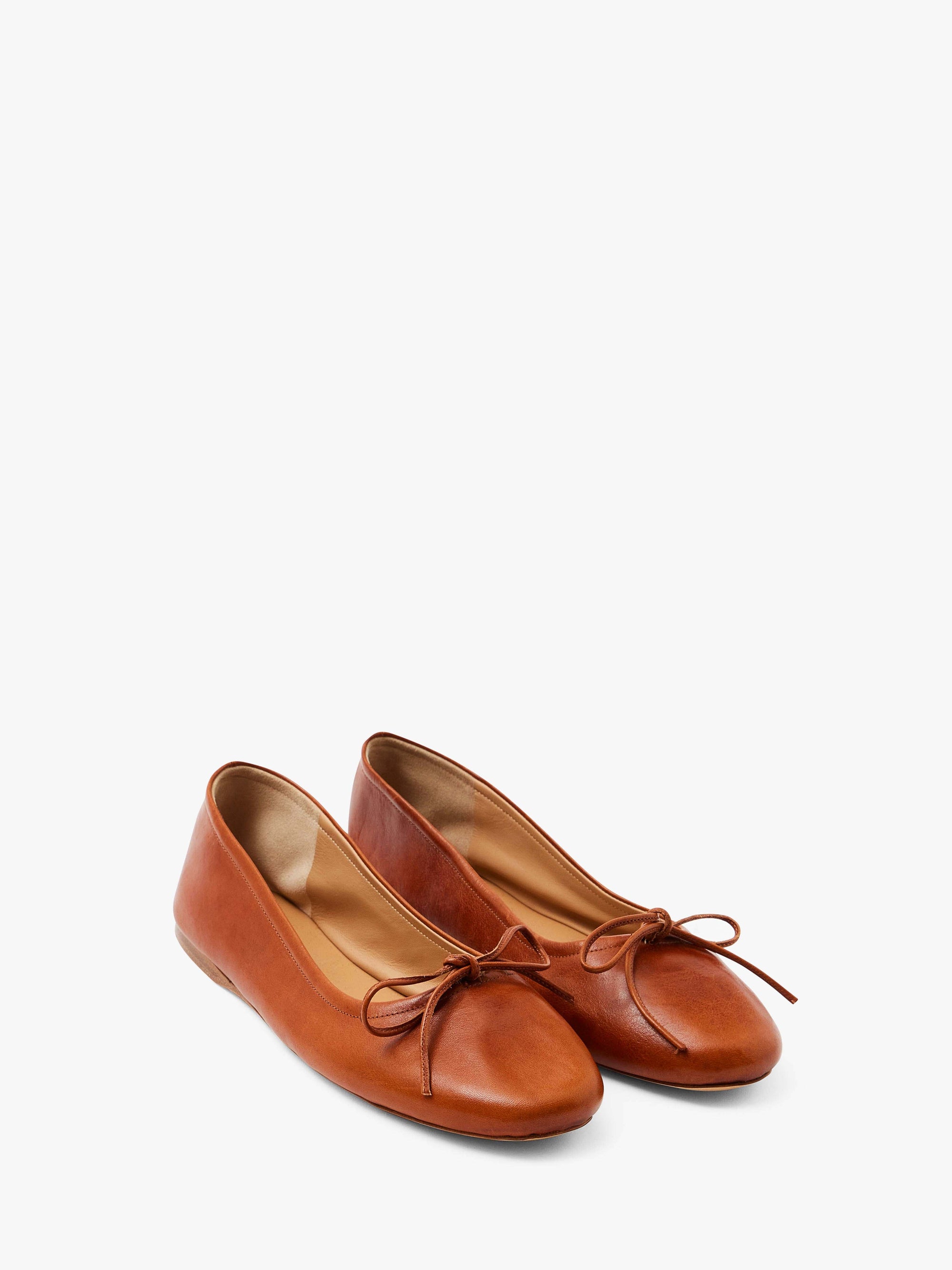 ROUND-TOE LEATHER BALLERINAS