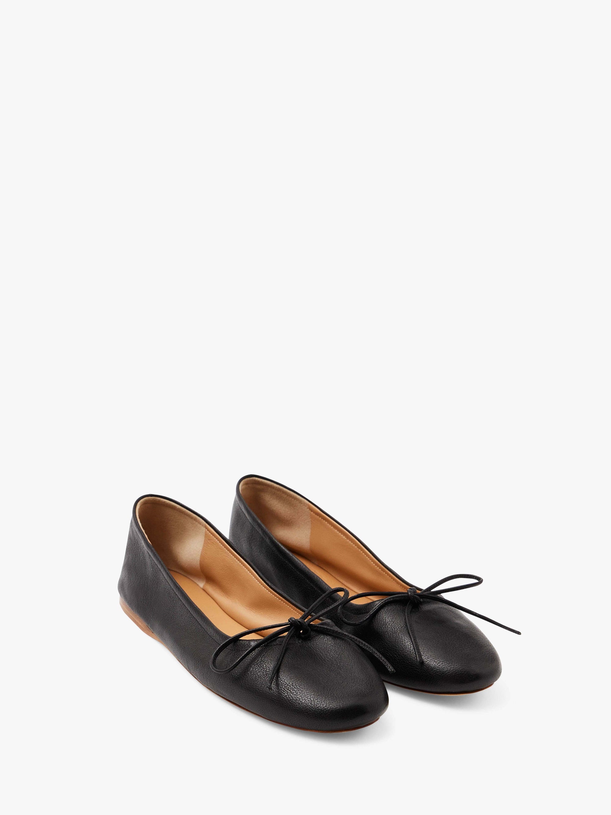 ROUND-TOE LEATHER BALLERINAS