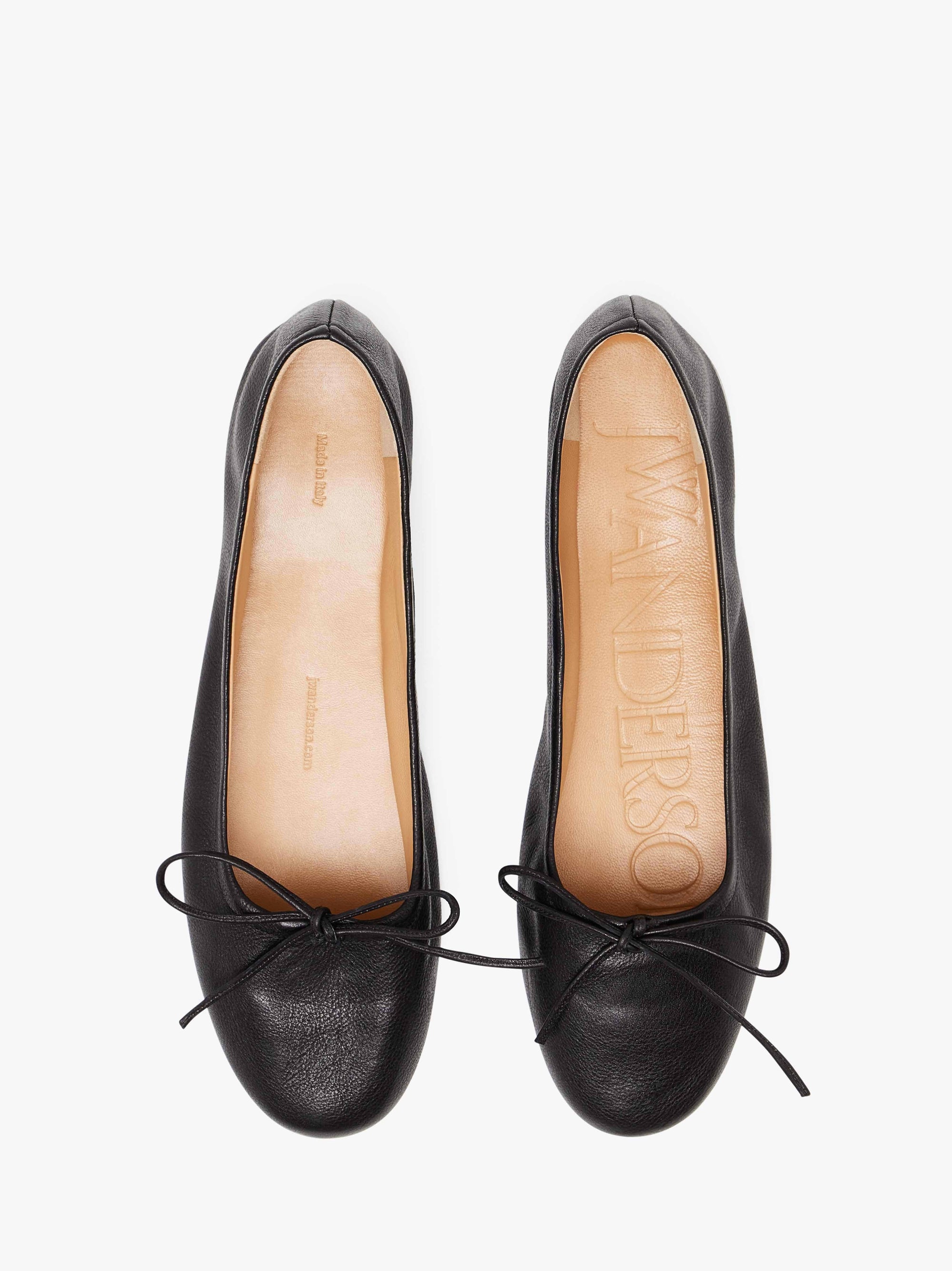 ROUND-TOE LEATHER BALLERINAS