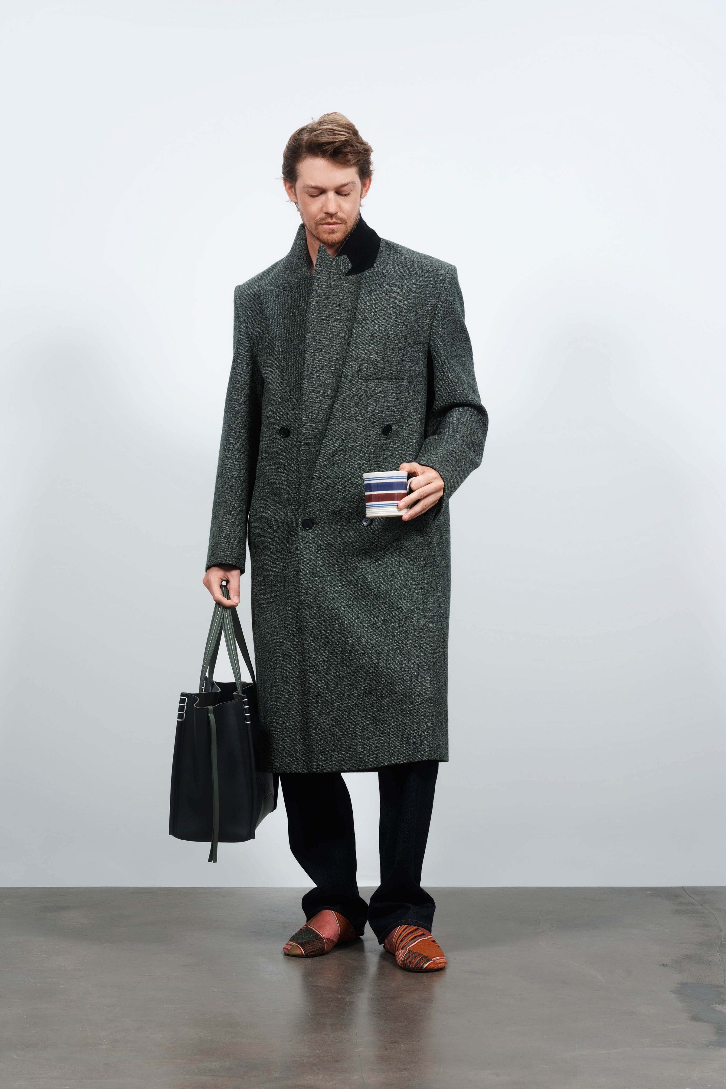 DOUBLE BREASTED COAT IN BOTTLE GREEN