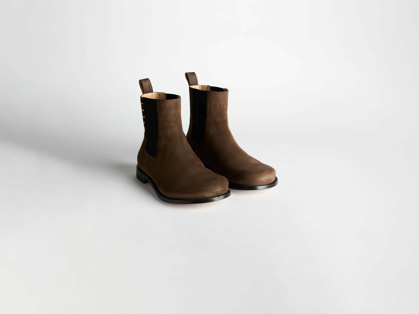 chelsea loafer boot w chocolate brown Product Angle 2