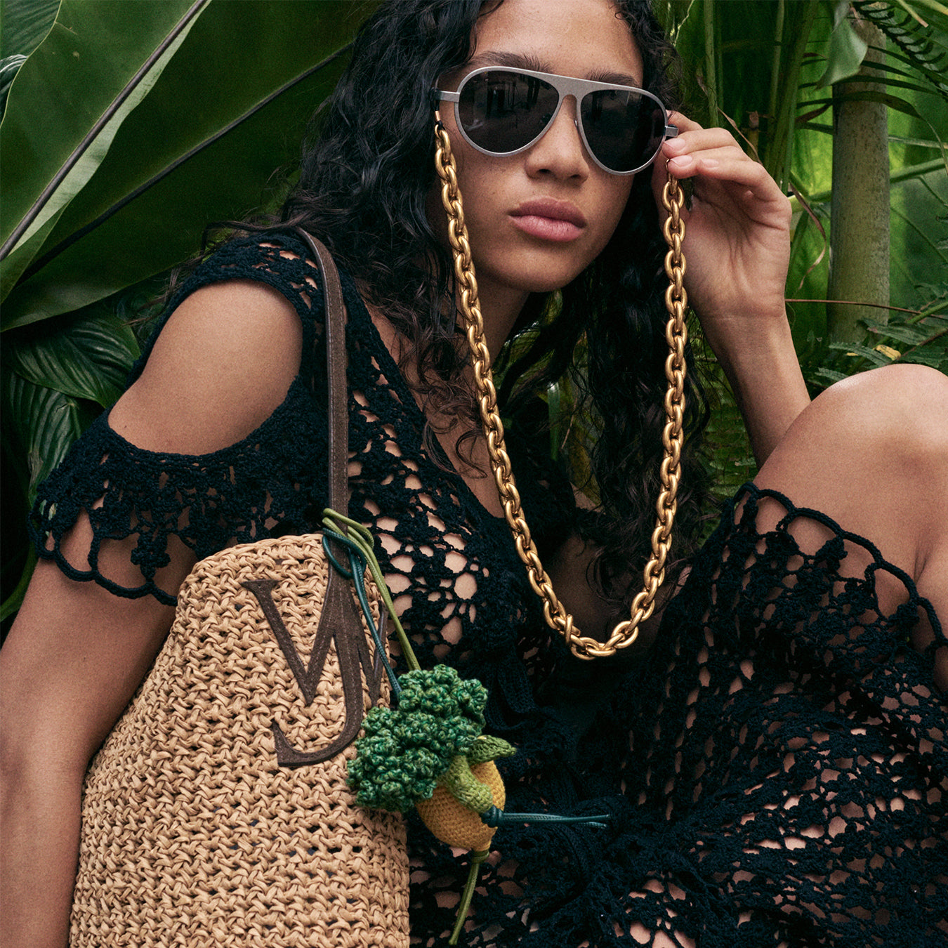 CHAIN-LINK SUNGLASSES STRAP IN GOLD TONE
