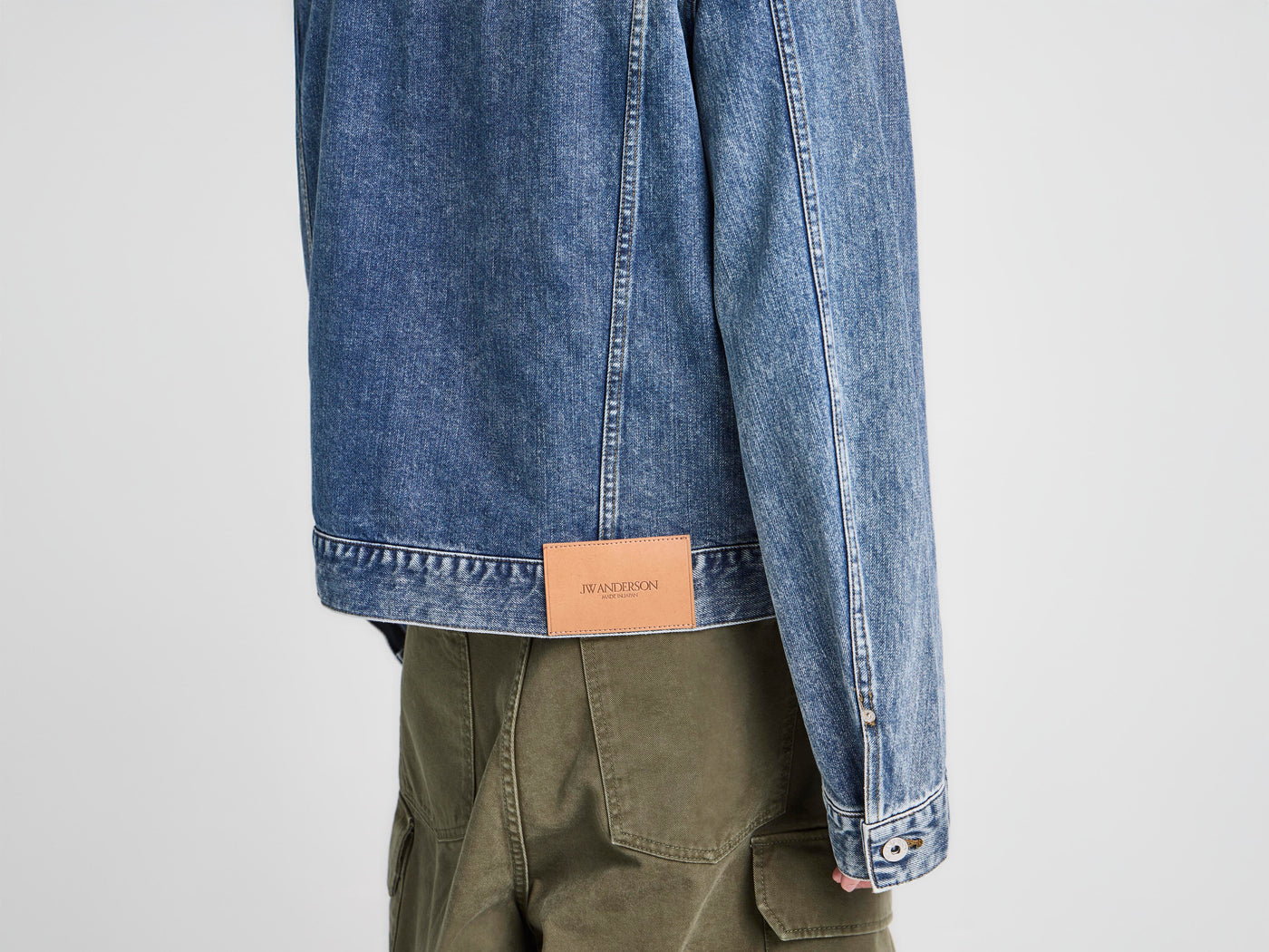 MENS CORDUROY COLLAR DENIM JACKET IN MID-BLUE