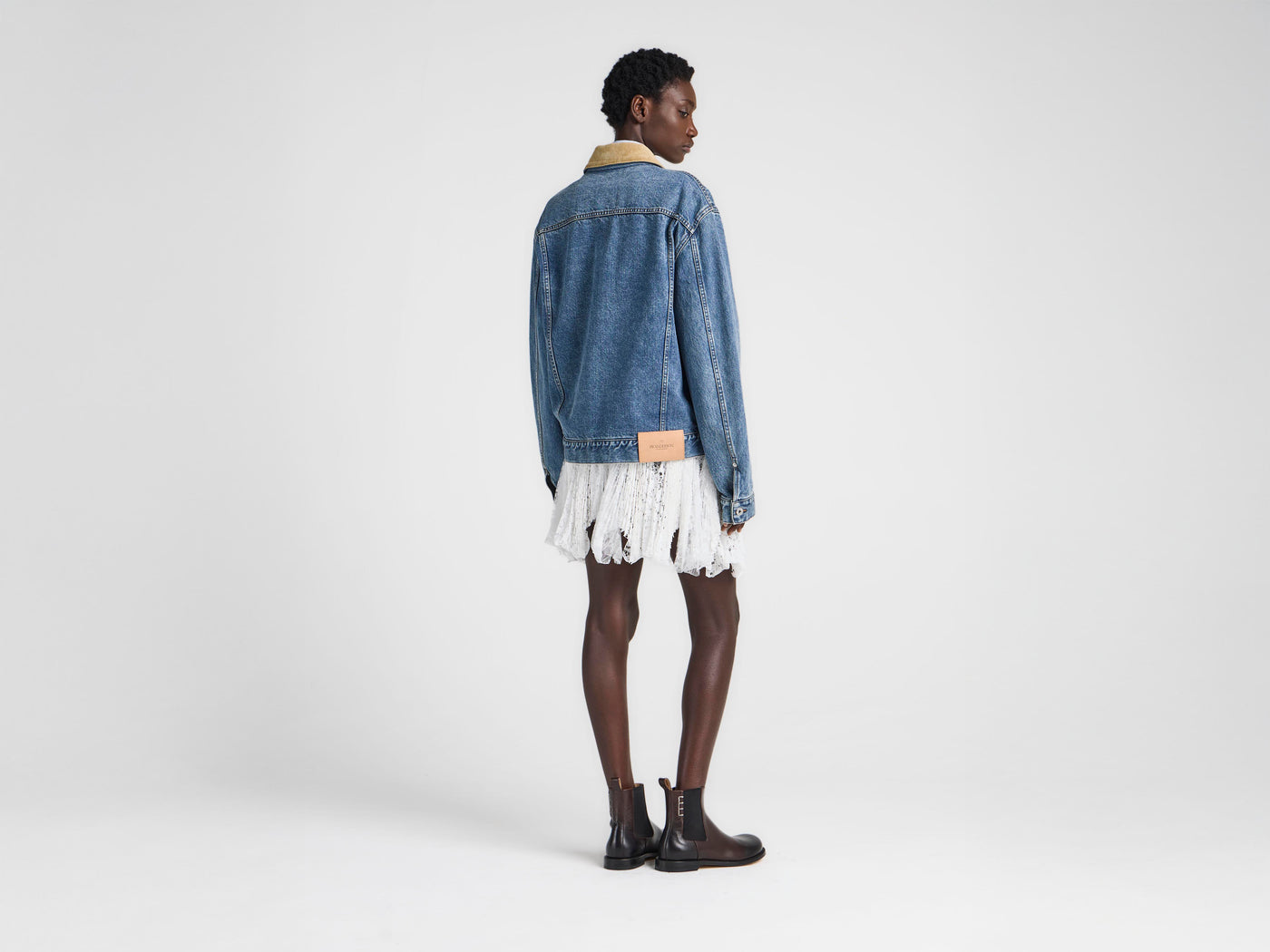 WOMENS CORDUROY COLLAR DENIM JACKET IN MID-BLUE