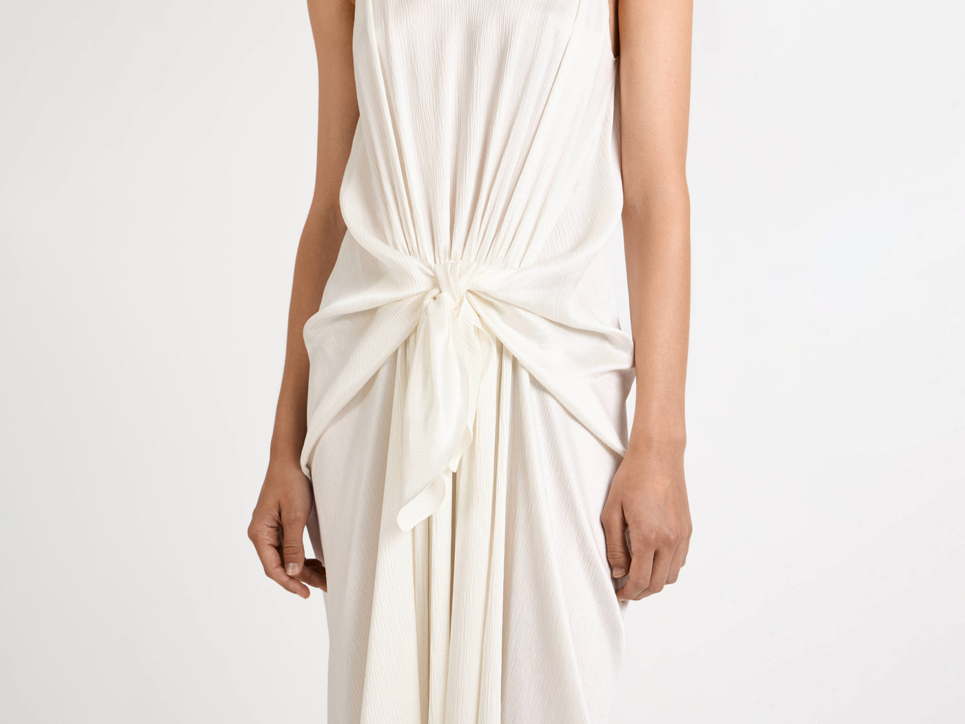 waist knot dress off white Model Detail 3