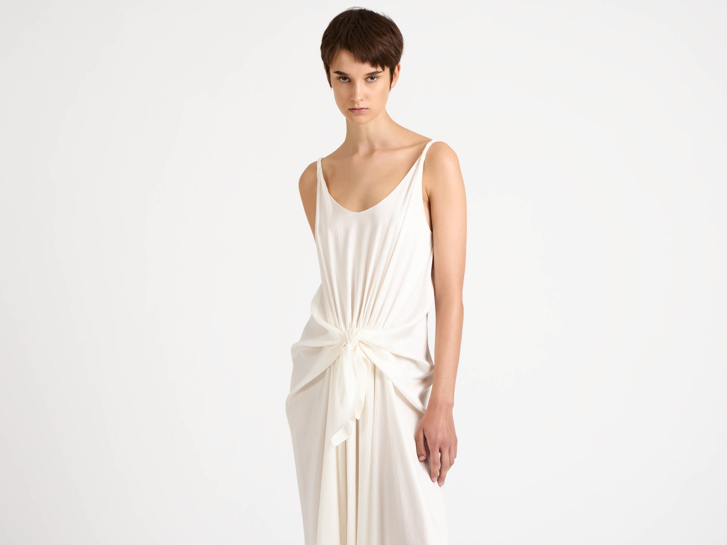 waist knot dress off white Model Detail 1