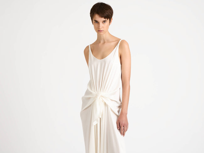 waist knot dress off white Model Detail 1