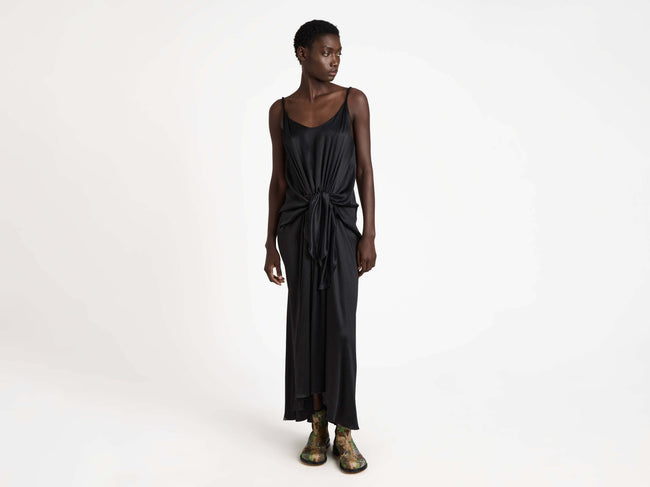 KNOTTED WAIST LONGLINE DRESS IN BLACK