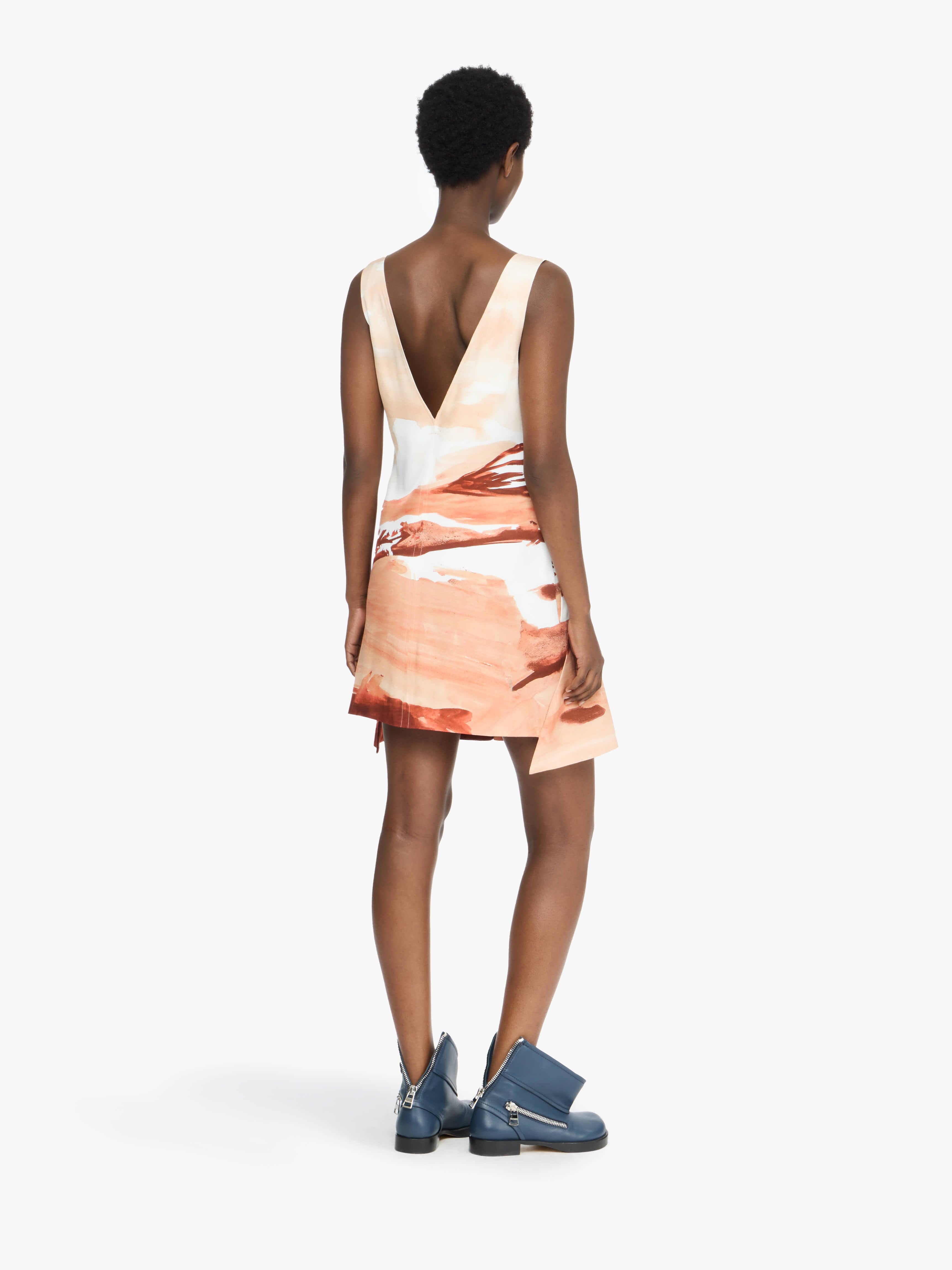 【関税込み】JW Anderson ミニドレス PRINTED V-NECK MINI DRESS – JW Anderson