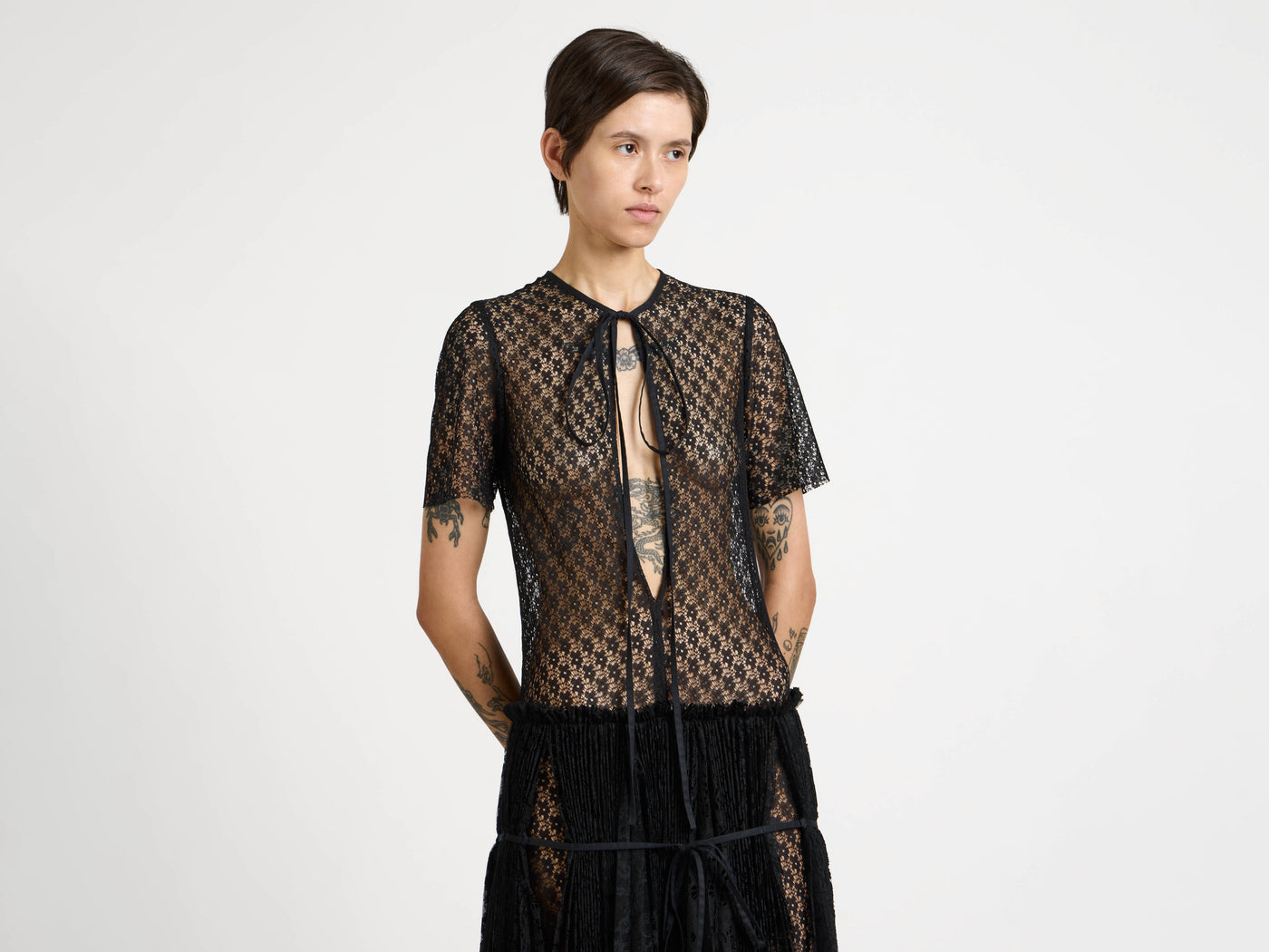 mixed lace dress black Model Detail 7