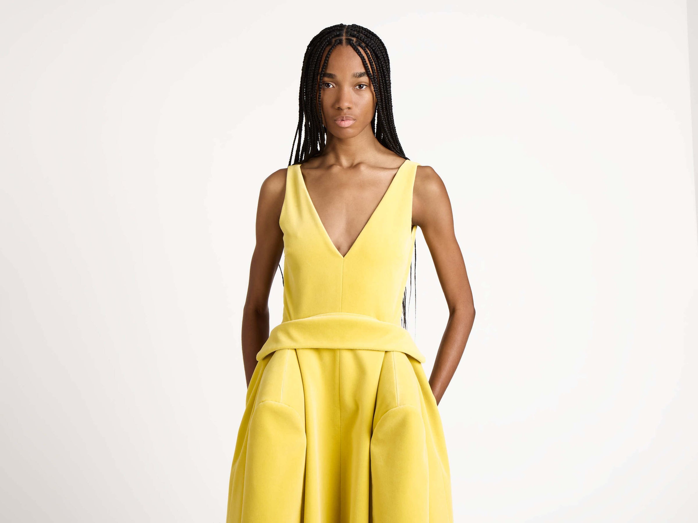 structured dress soft lemon Model Detail 4