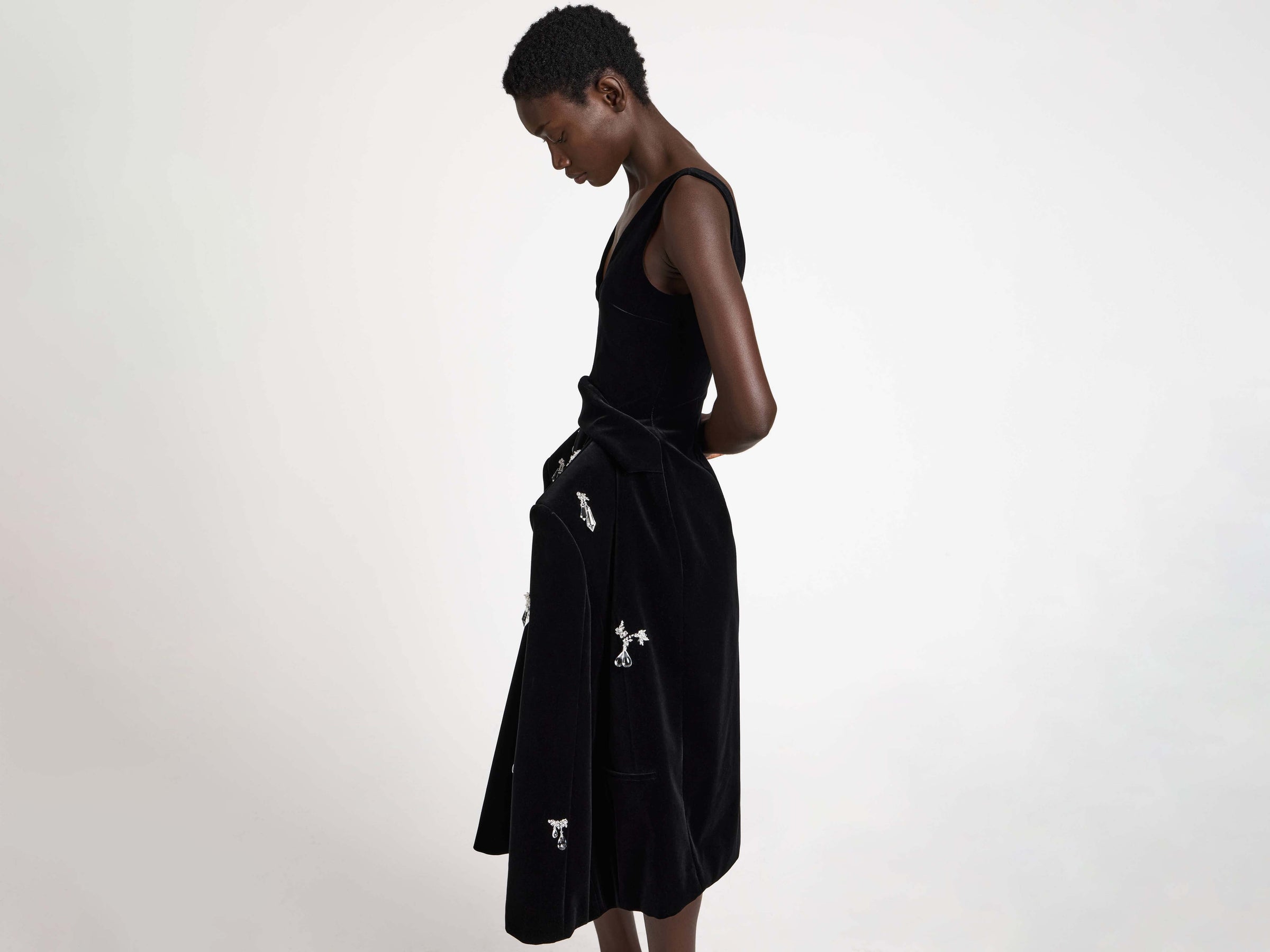 structured embellished dress black Model Detail 3