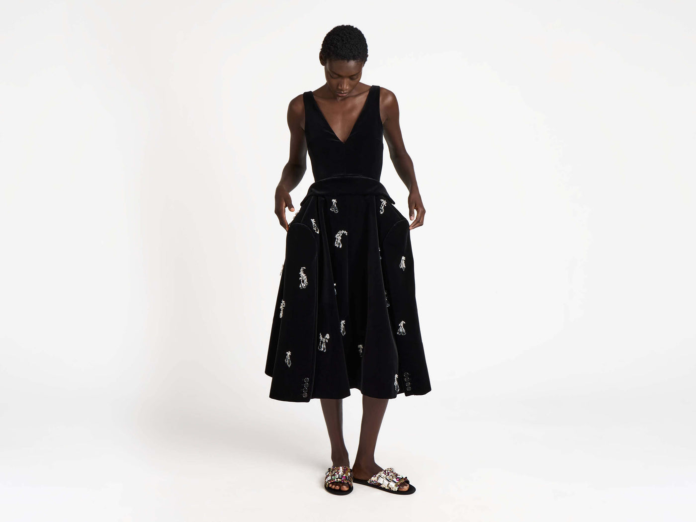 structured embellished dress black Model Detail 6