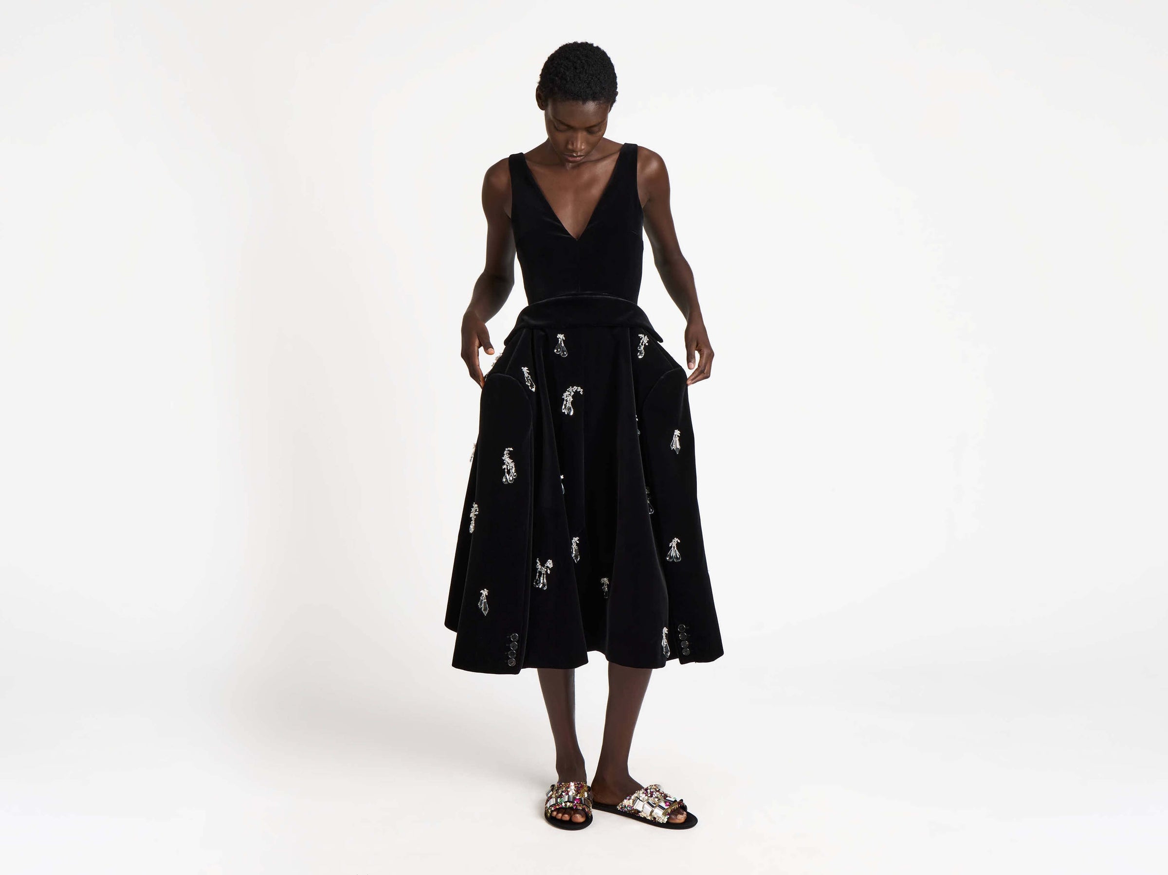 structured embellished dress black Model Detail 6