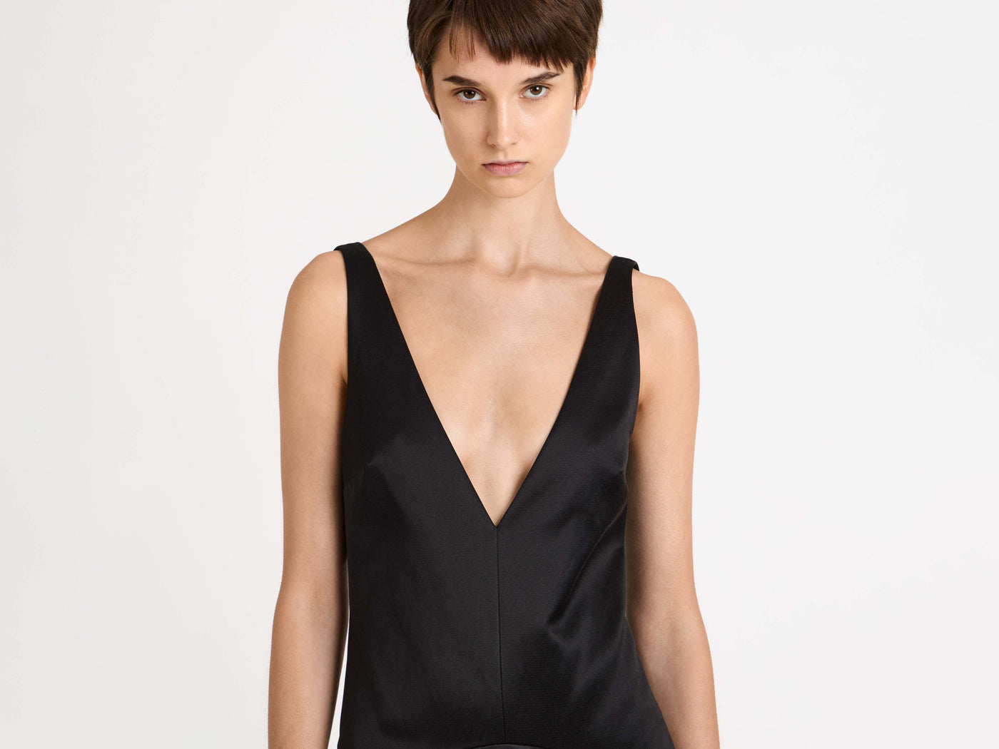 draped skirt dress black Model Detail 6