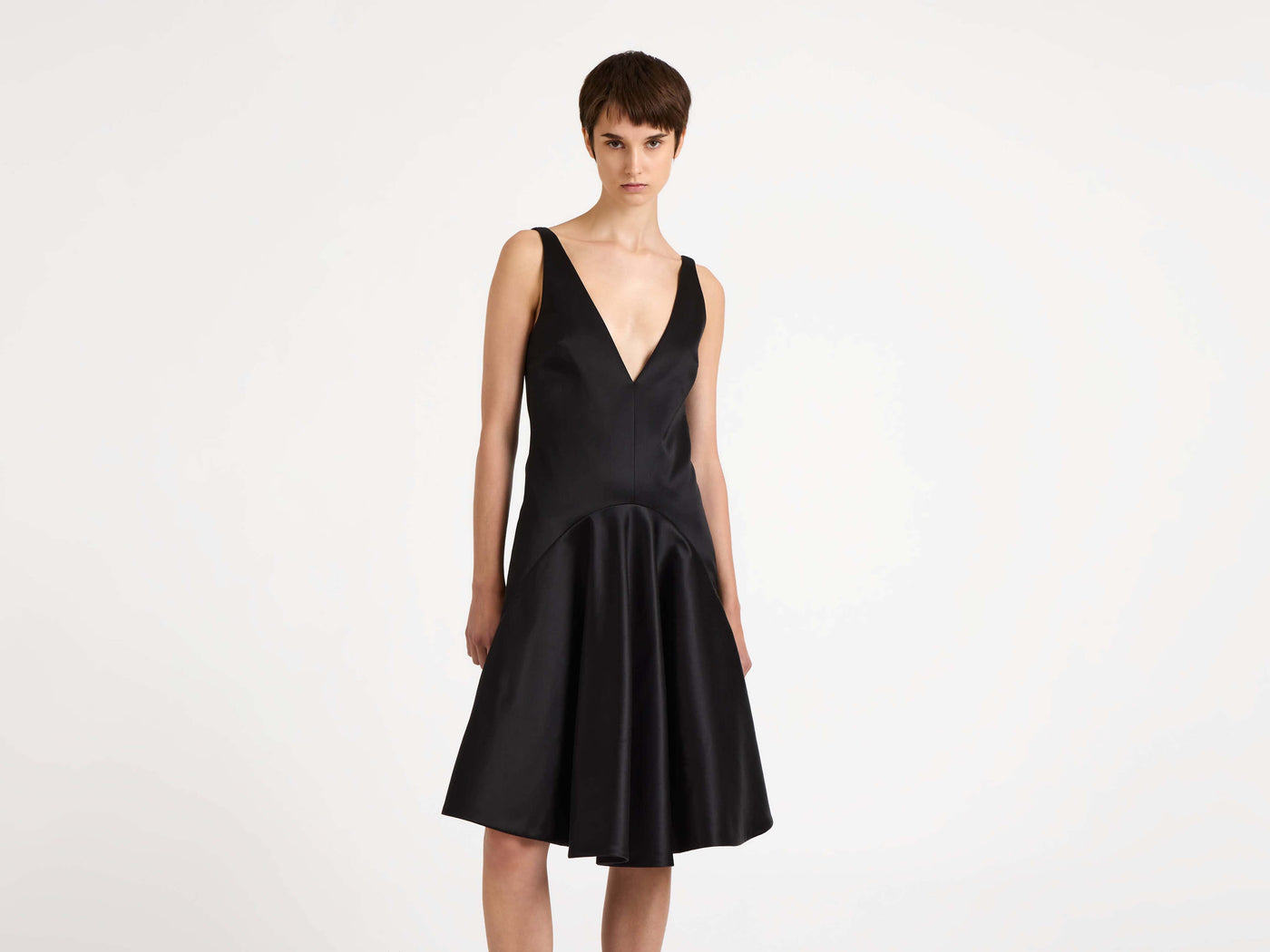draped skirt dress black Model Detail 8