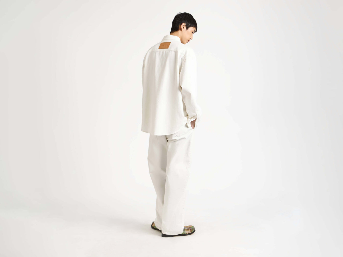 oversized shirt white Model Back 6