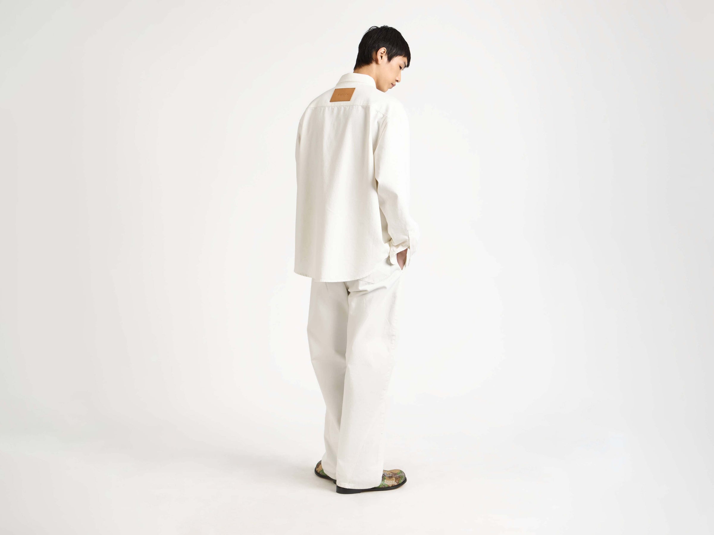 oversized shirt white Model Back 6