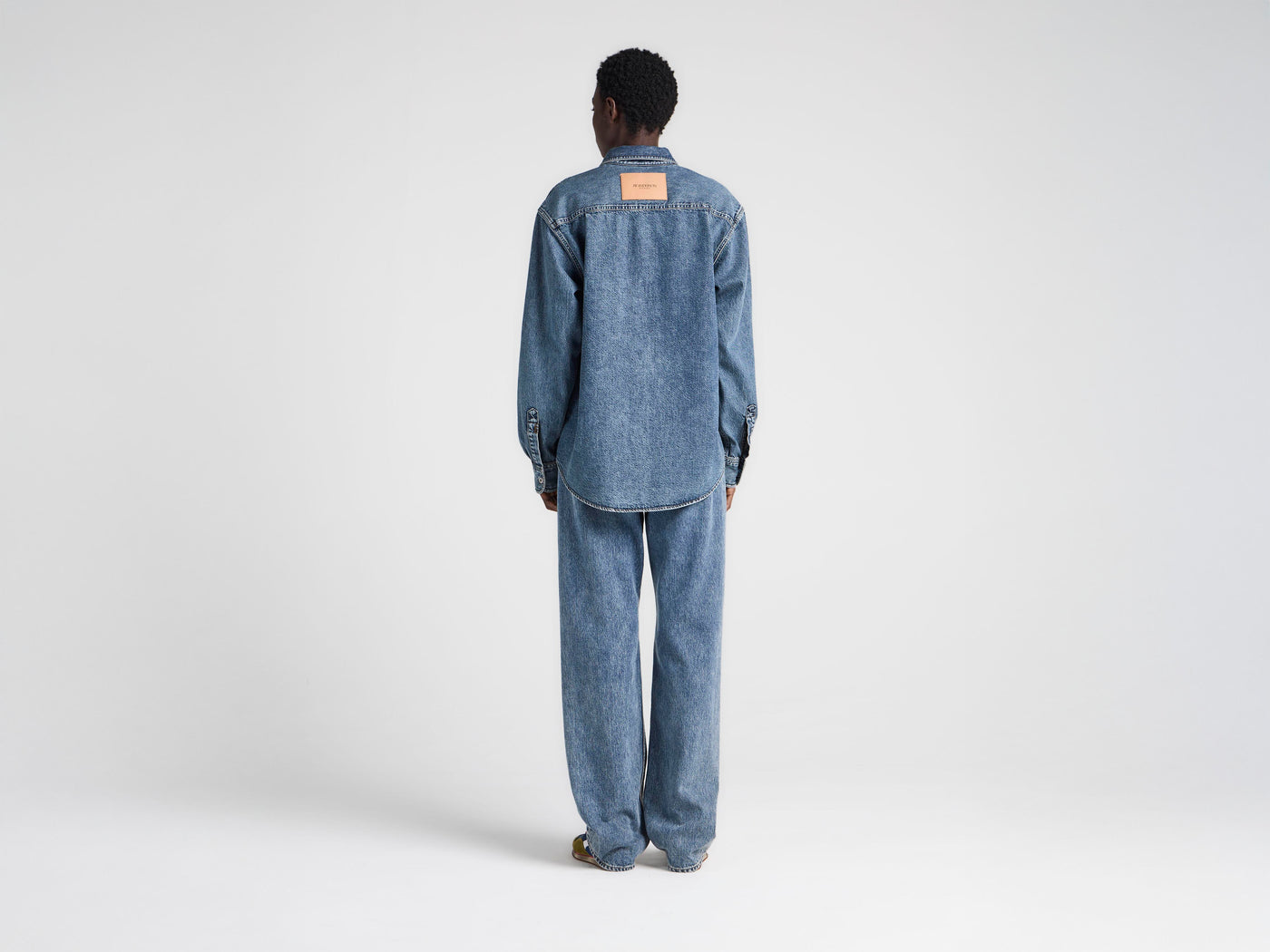 WOMENS OVERSIZED DENIM SHIRT IN MID BLUE
