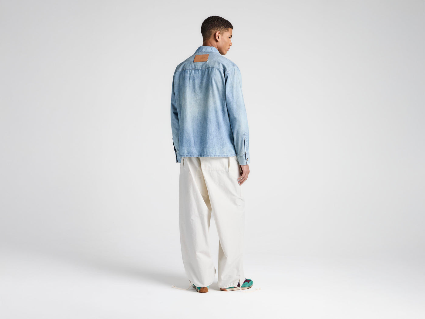MENS SLANT POCKET SHIRT IN PALE BLUE
