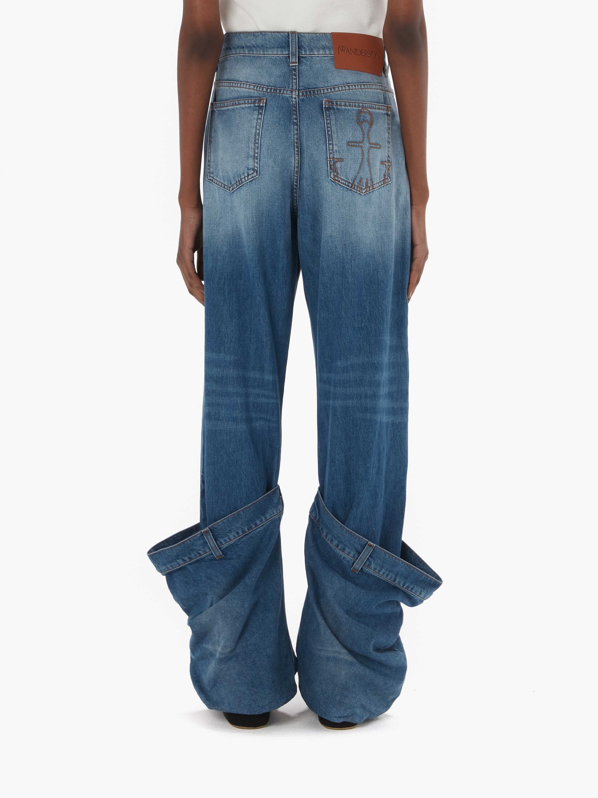 BUCKET DENIM JEANS