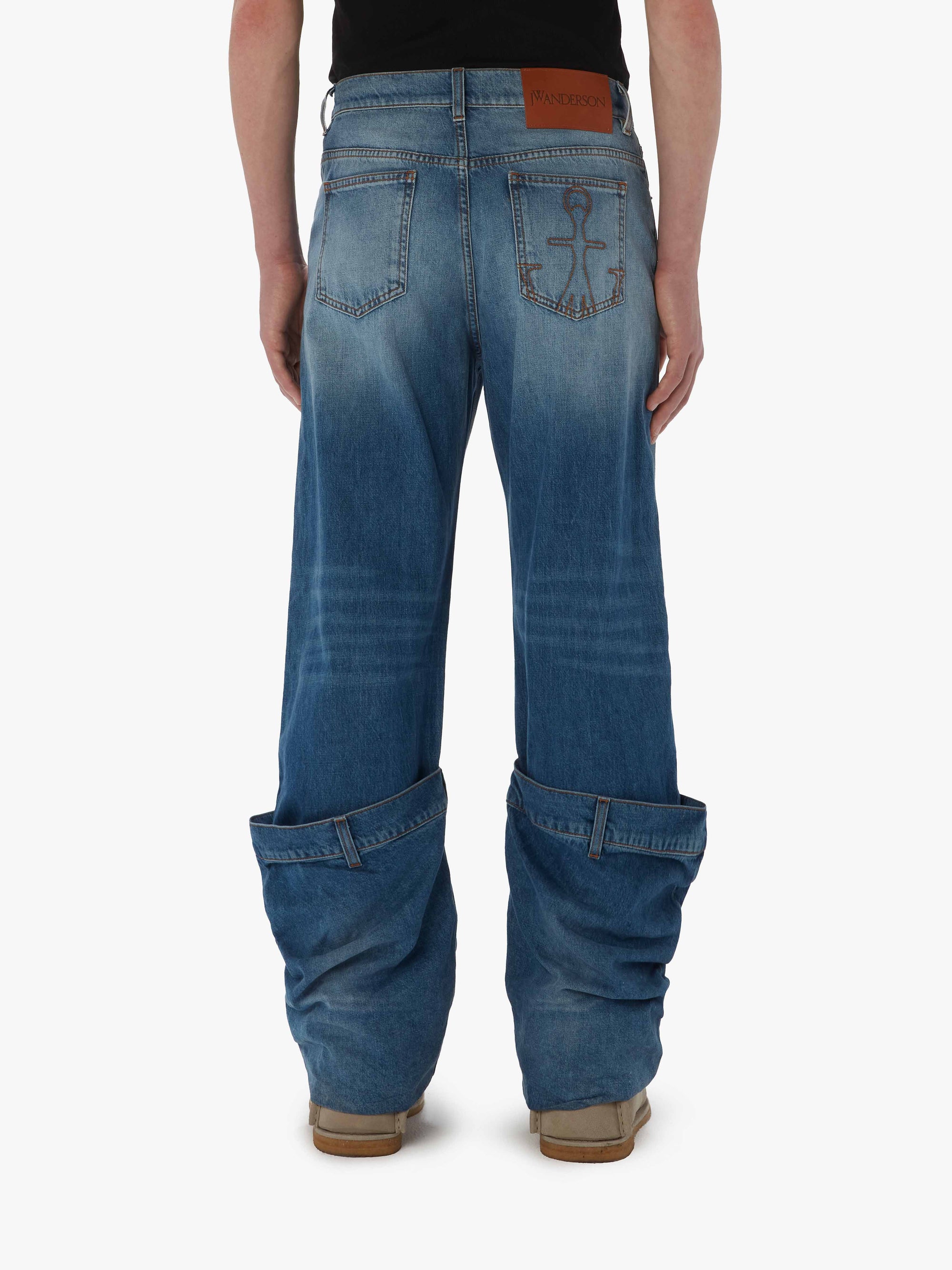 BUCKET DENIM JEANS