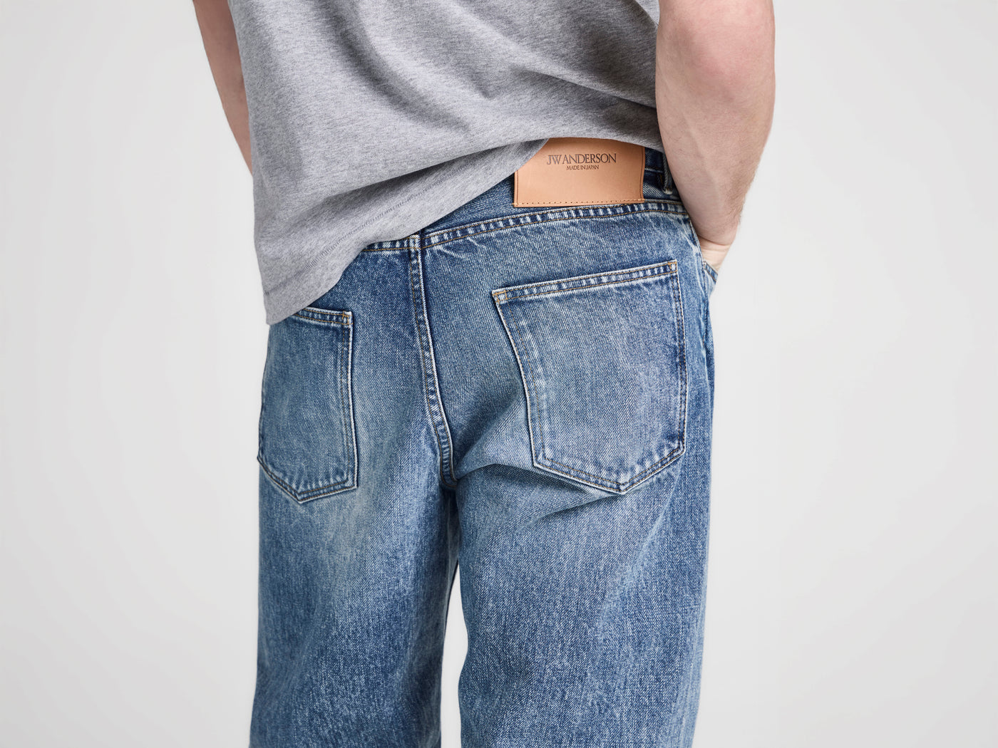MENS STRAIGHT LEG DENIM JEANS IN MID BLUE