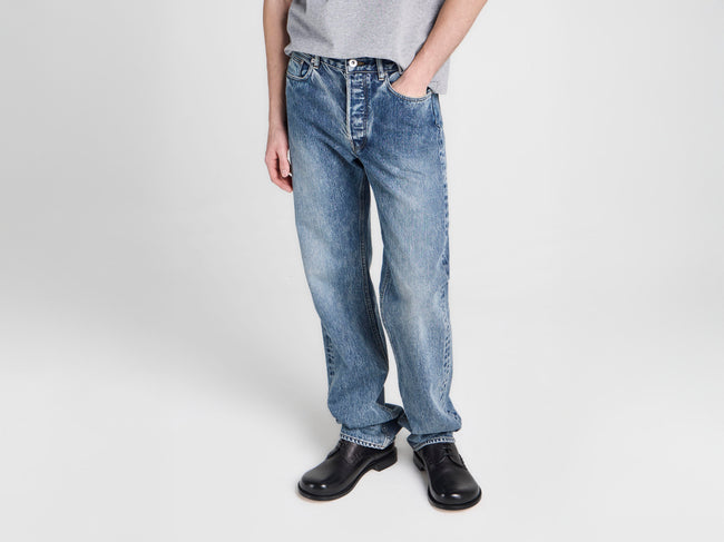 MENS STRAIGHT LEG DENIM JEANS IN MID BLUE