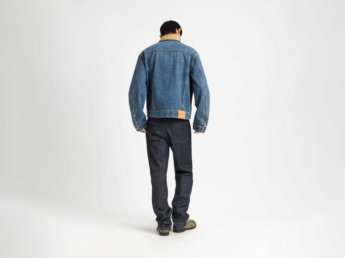 STRAIGHT LEG DENIM JEANS IN INDIGO
