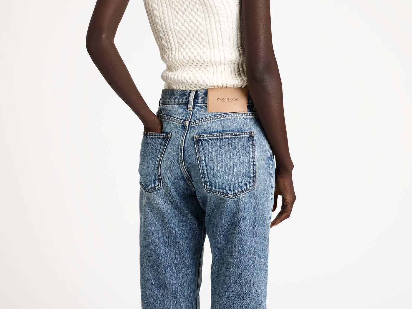 straight leg jeans mid blue Model Detail 3