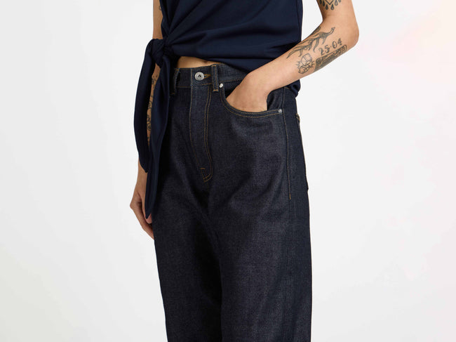 STRAIGHT LEG DENIM JEANS IN INDIGO