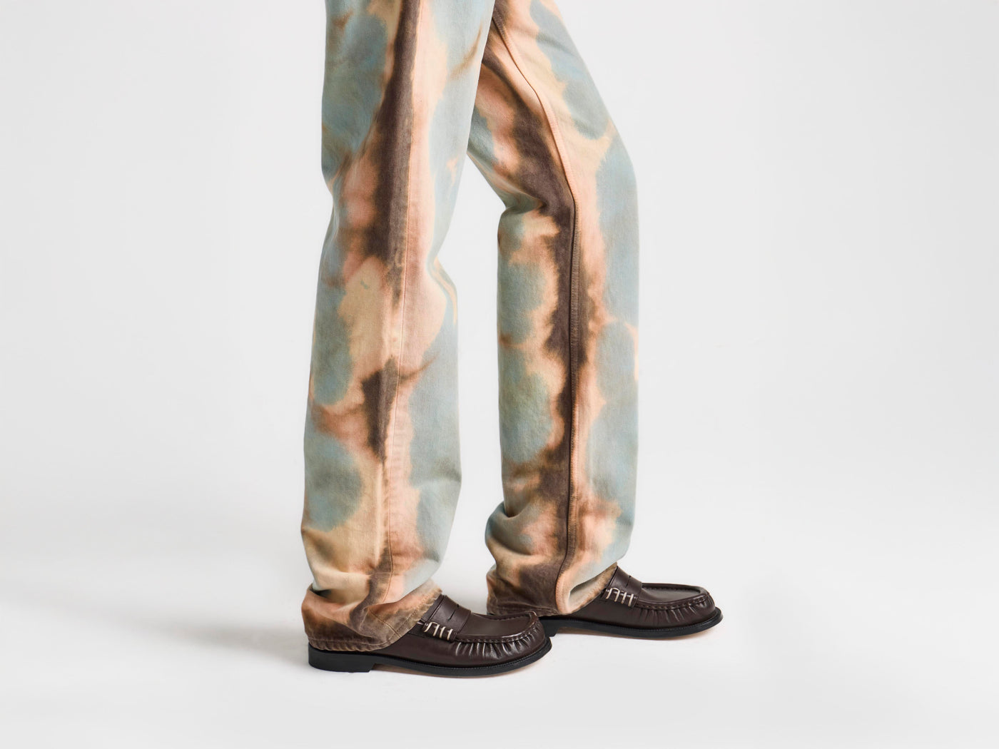 WOMENS STRAIGHT LEG BLEACHED DENIM JEANS IN PEACH