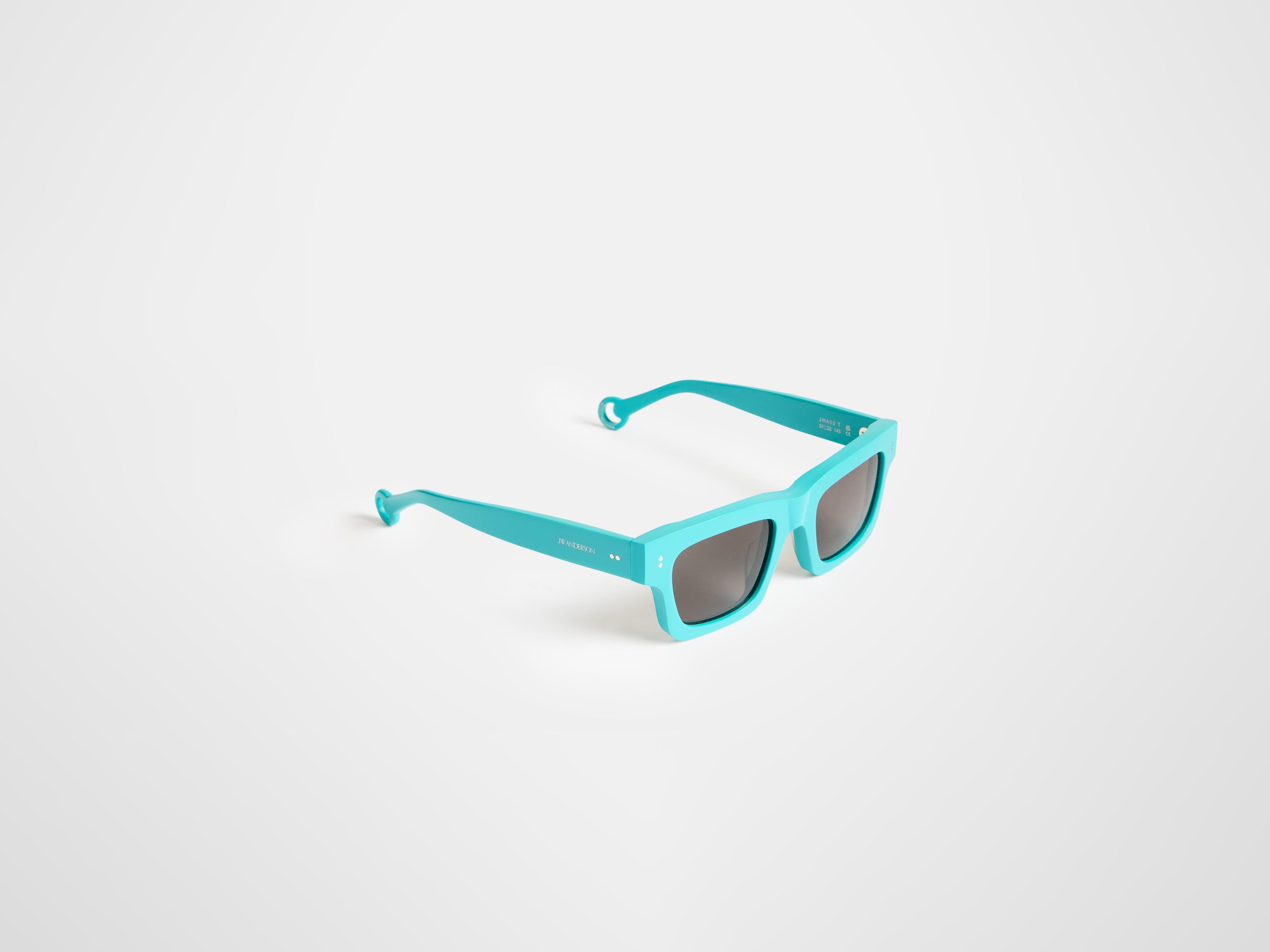 JW Anderson JWA02 サングラス ブルー レクタングル JWA02 RECTANGULAR SUNGLASSES IN TURQUOISE in TURQUOISE