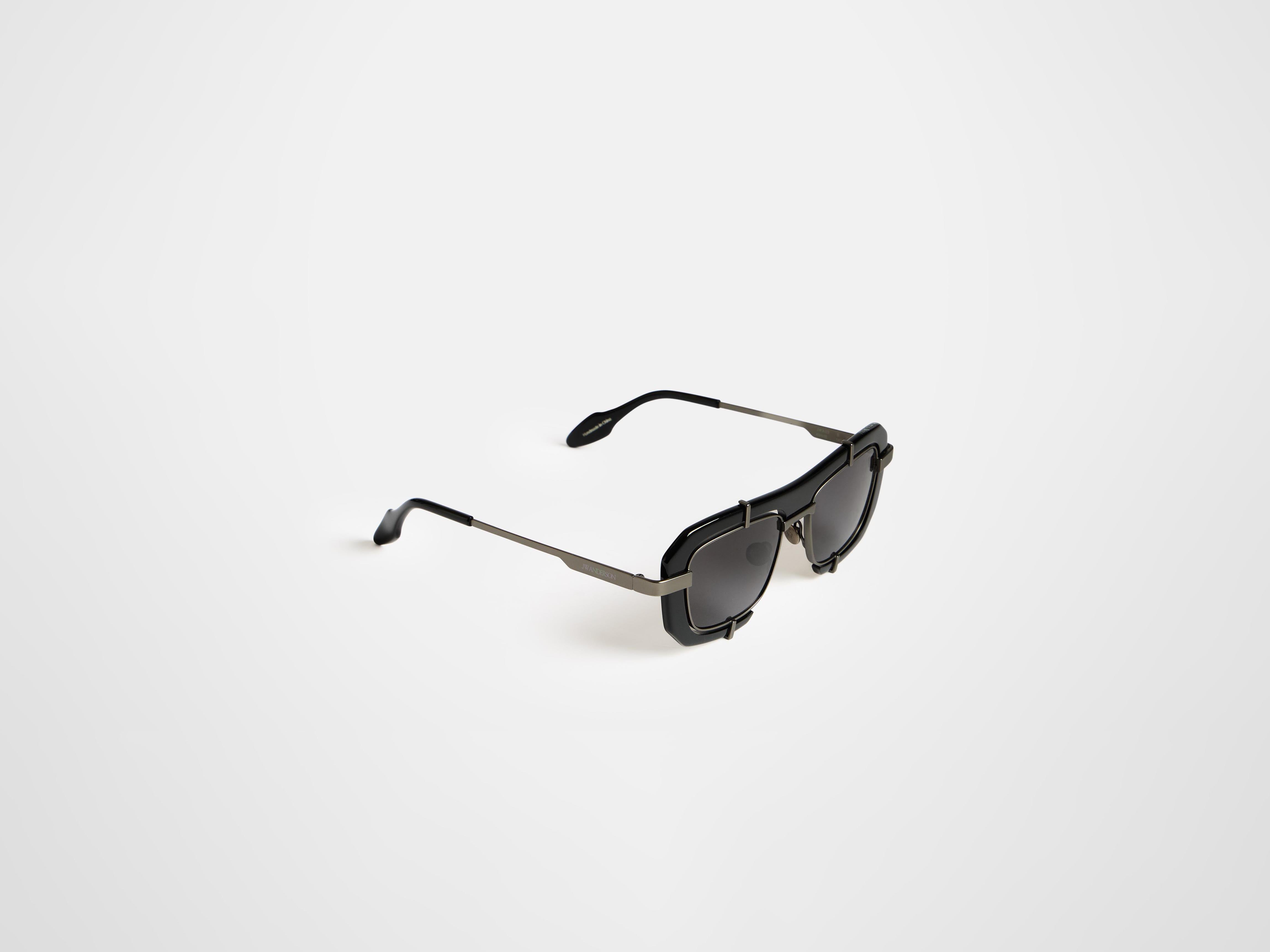 JWA03 GEOMETRIC SUNGLASSES IN BLACK in BLACK EW0018FA0426999O/S