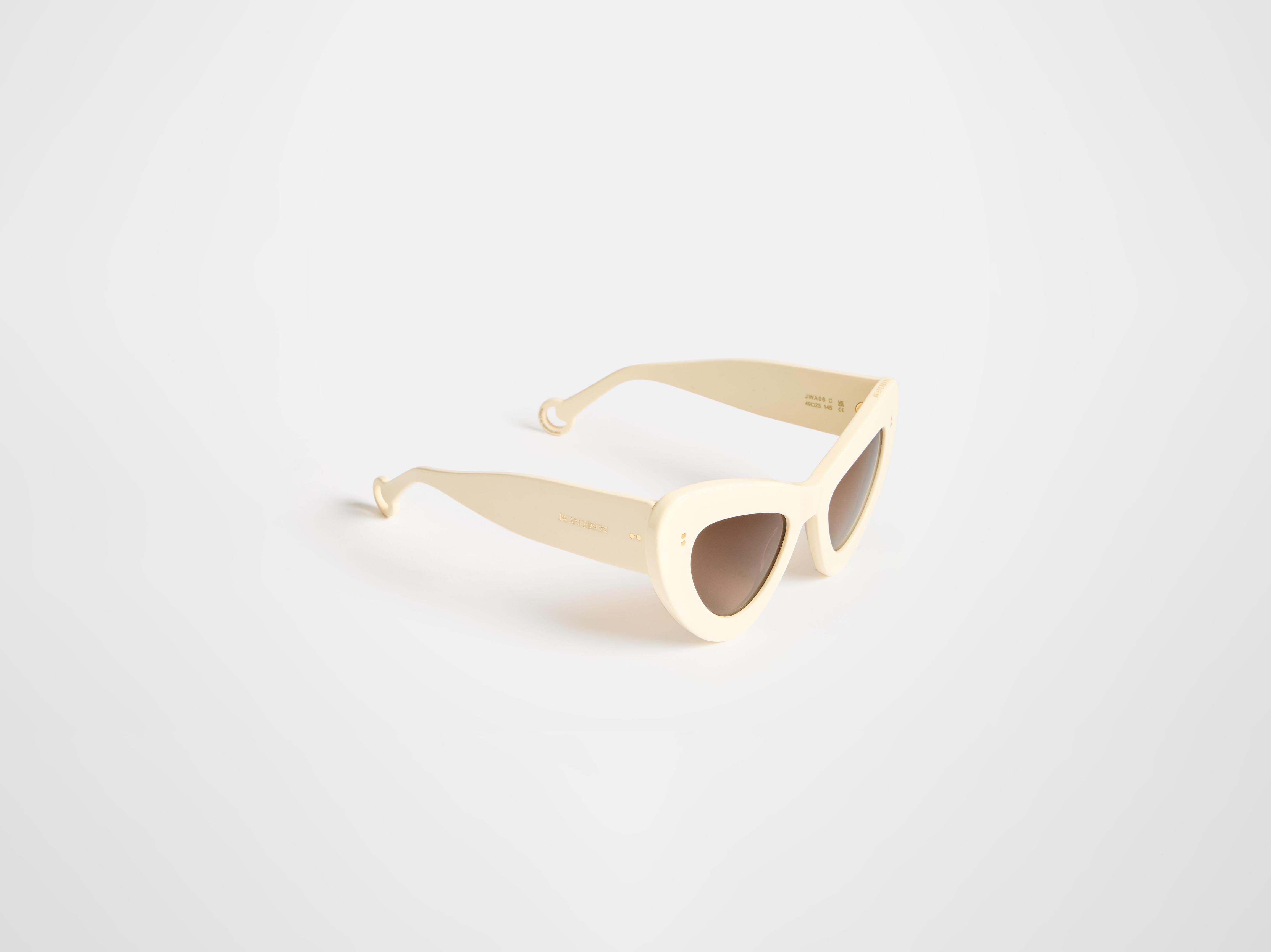 JWA06 BUTTERFLY SUNGLASSES IN OFF-WHITE in OFF WHITE