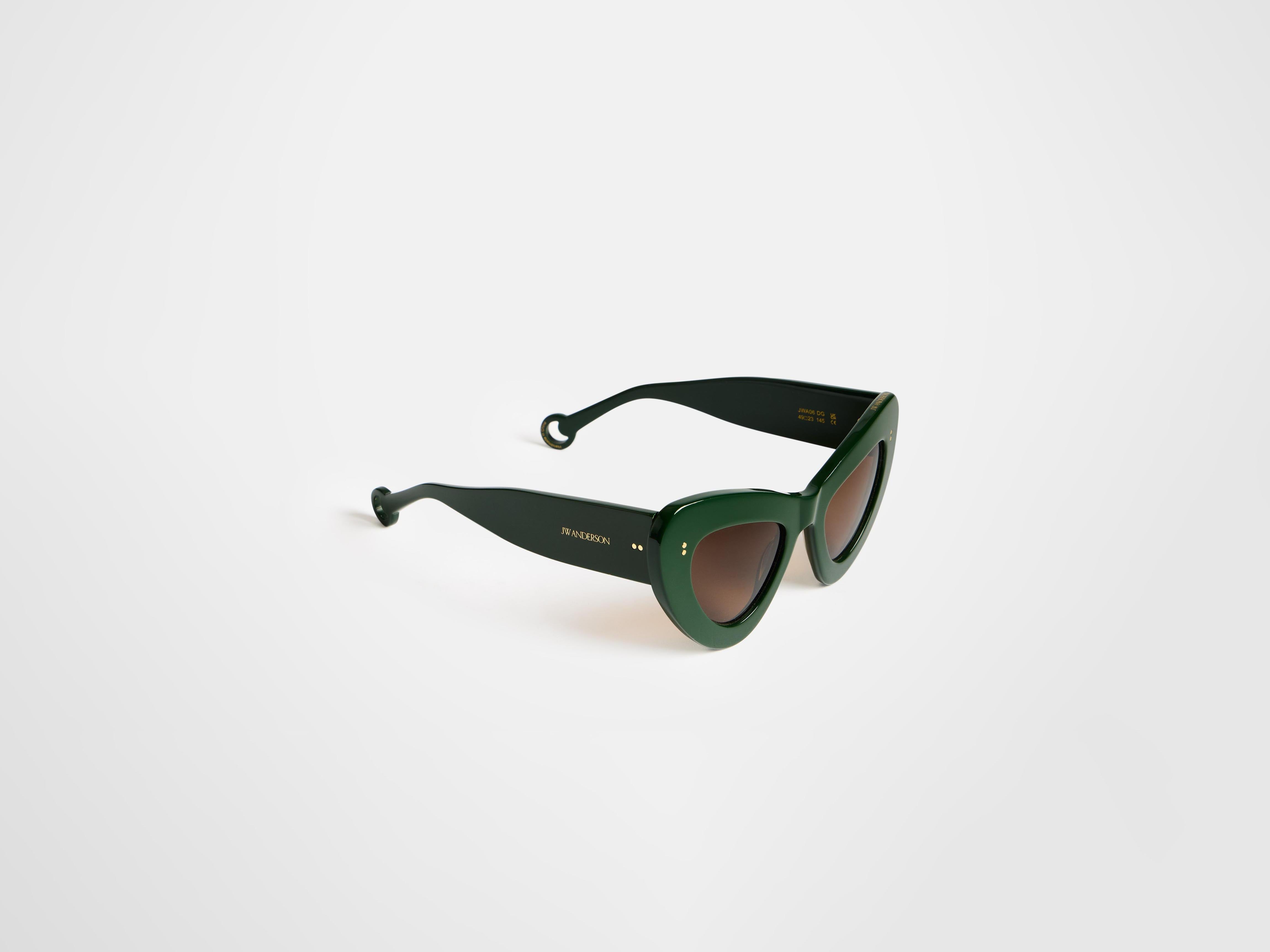JWA06 BUTTERFLY SUNGLASSES IN FOREST GREEN in FOREST GREEN