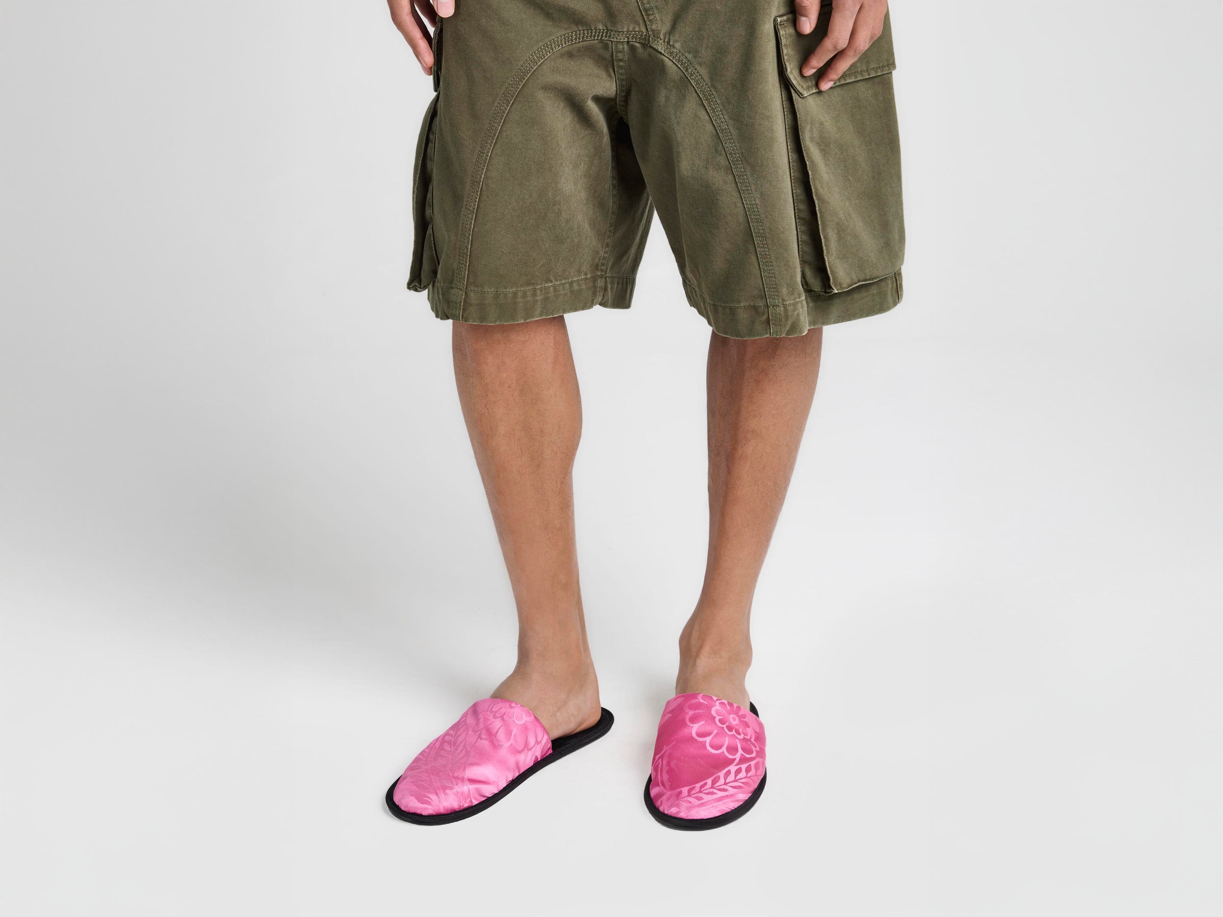 MENS CLOSE TOE SLIDES IN CAMELLIA