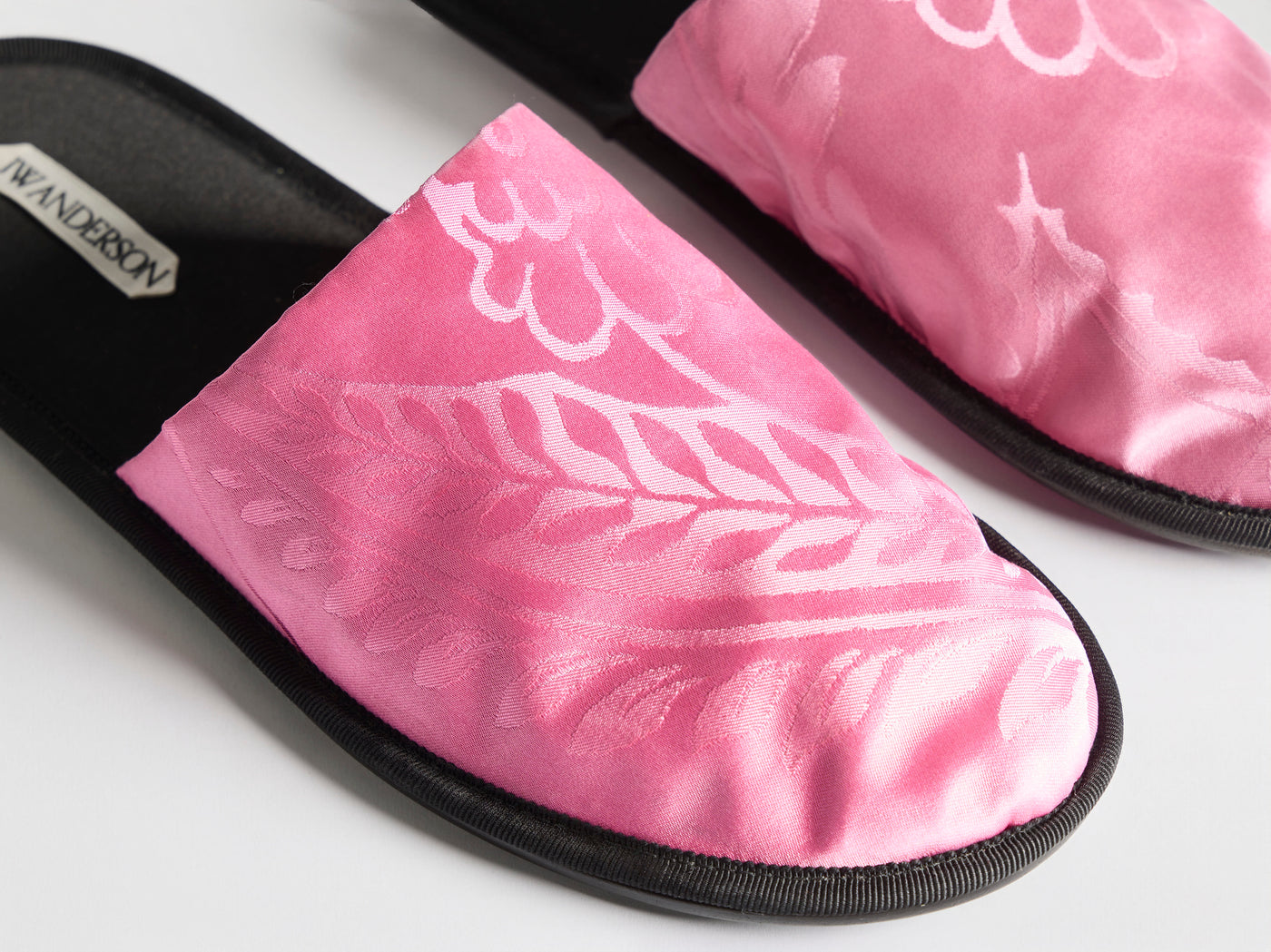 MENS CLOSE TOE SLIDES IN CAMELLIA