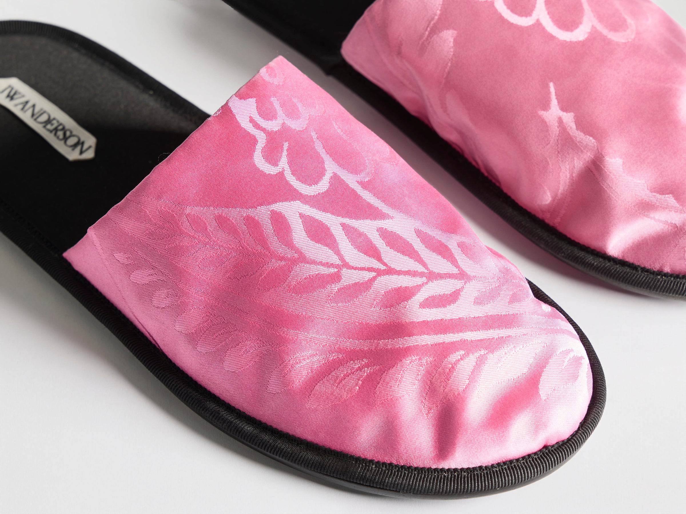 MENS CLOSE TOE SLIDES IN CAMELLIA