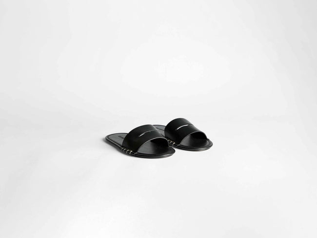 loafer slide w black Product Angle 1