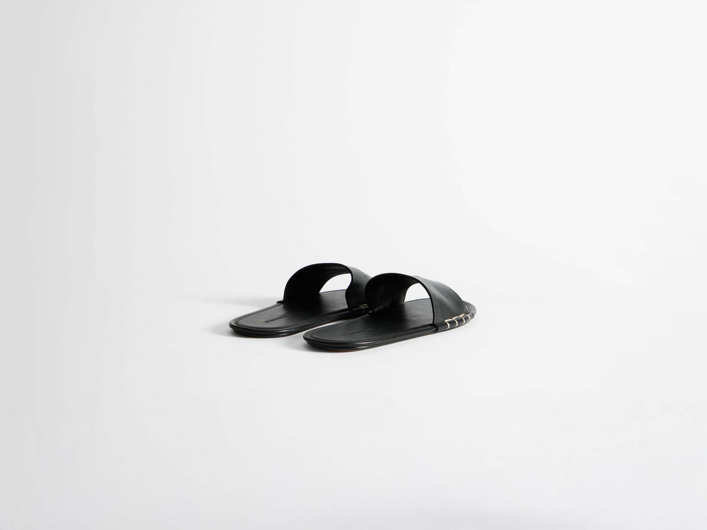 loafer slide m black Product Angle 2